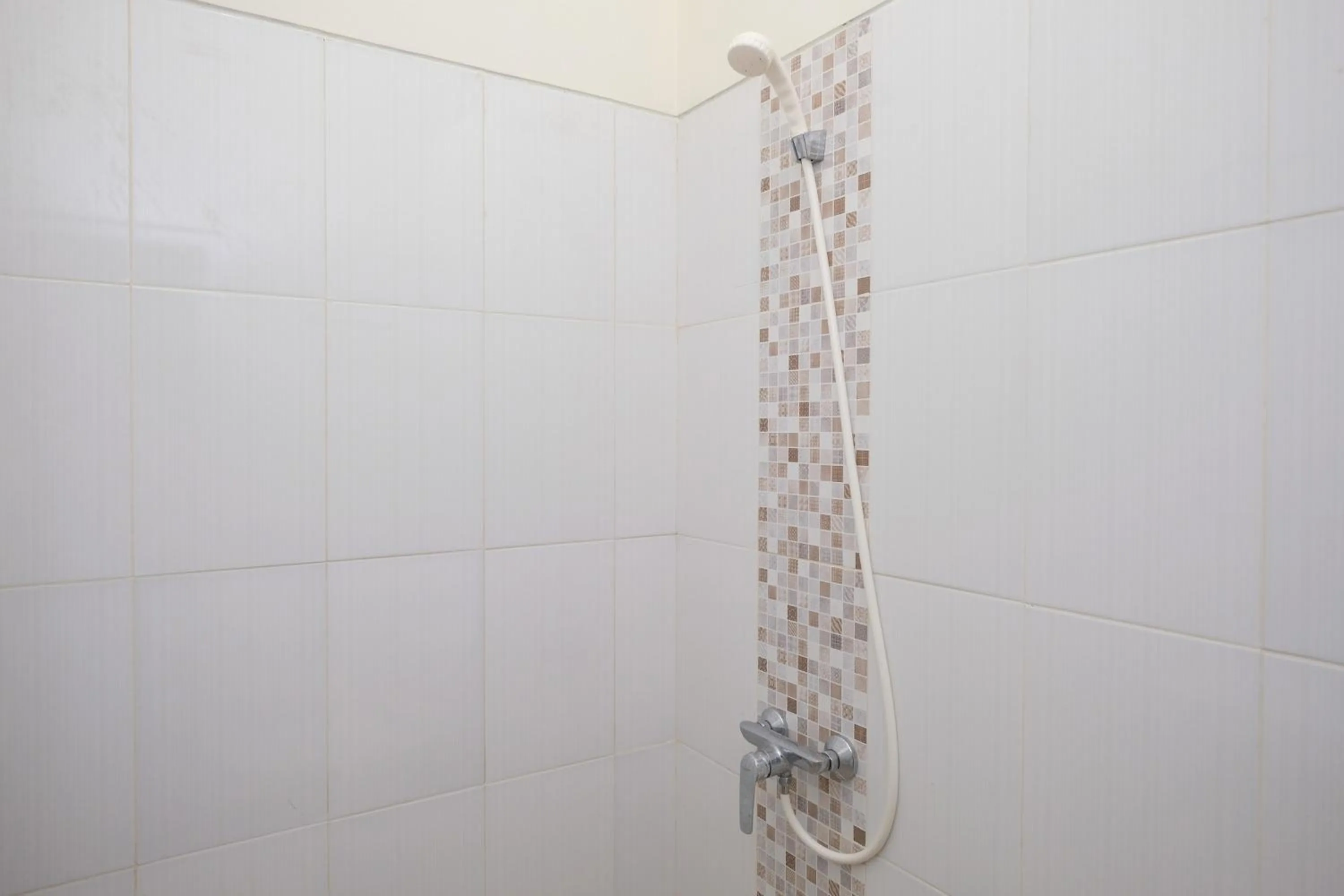 Bathroom in Sans Hotel Beskalan Malioboro