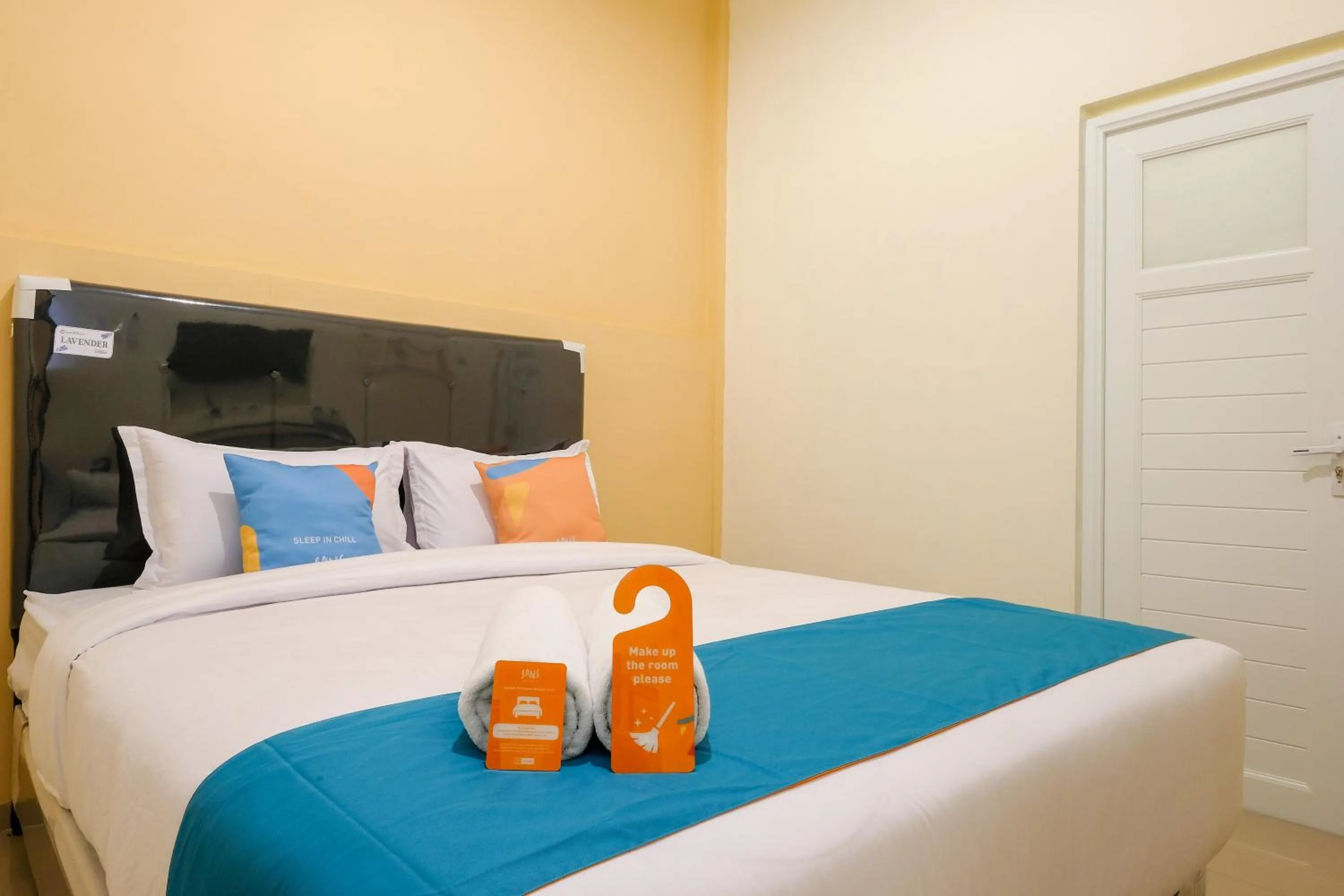 Bedroom, Bed in Sans Hotel Beskalan Malioboro