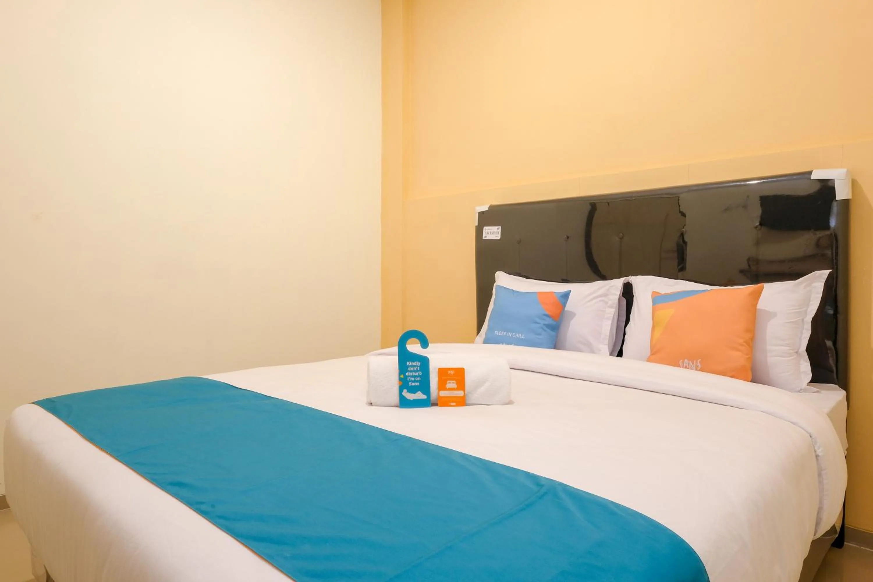 Bedroom, Bed in Sans Hotel Beskalan Malioboro