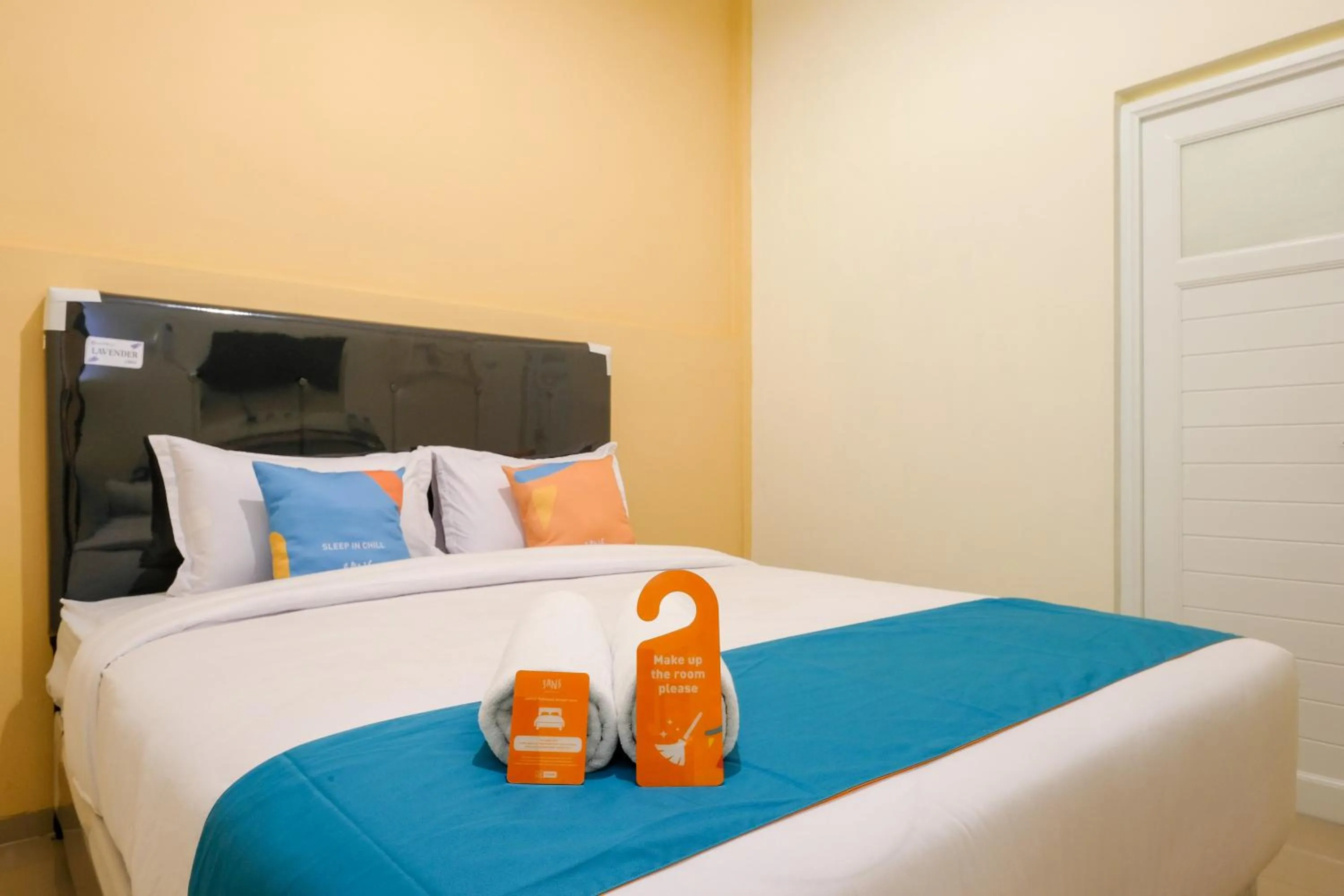 Bedroom, Bed in Sans Hotel Beskalan Malioboro