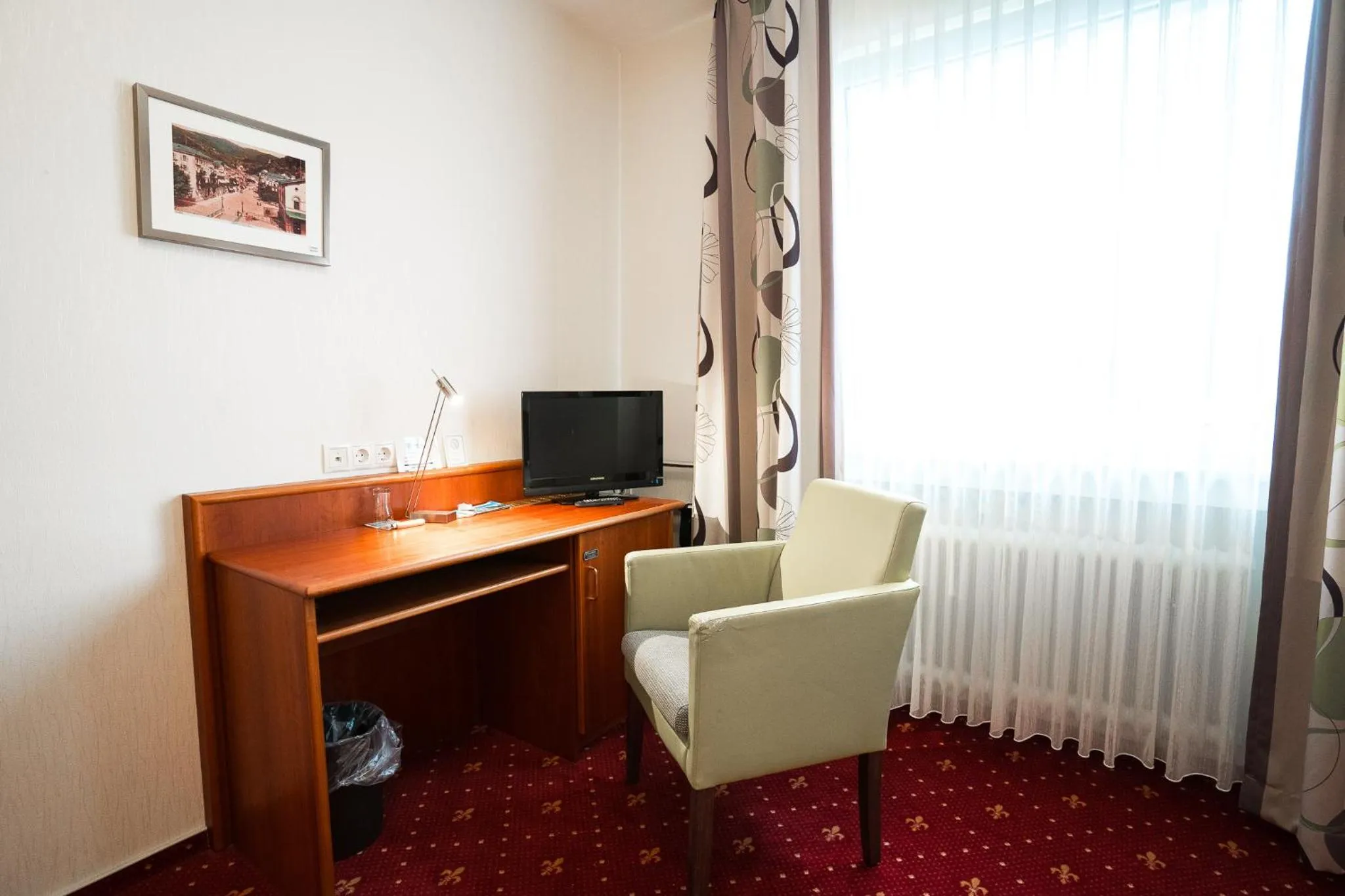 TV and multimedia in Trip Inn Parkhotel Bad Ems