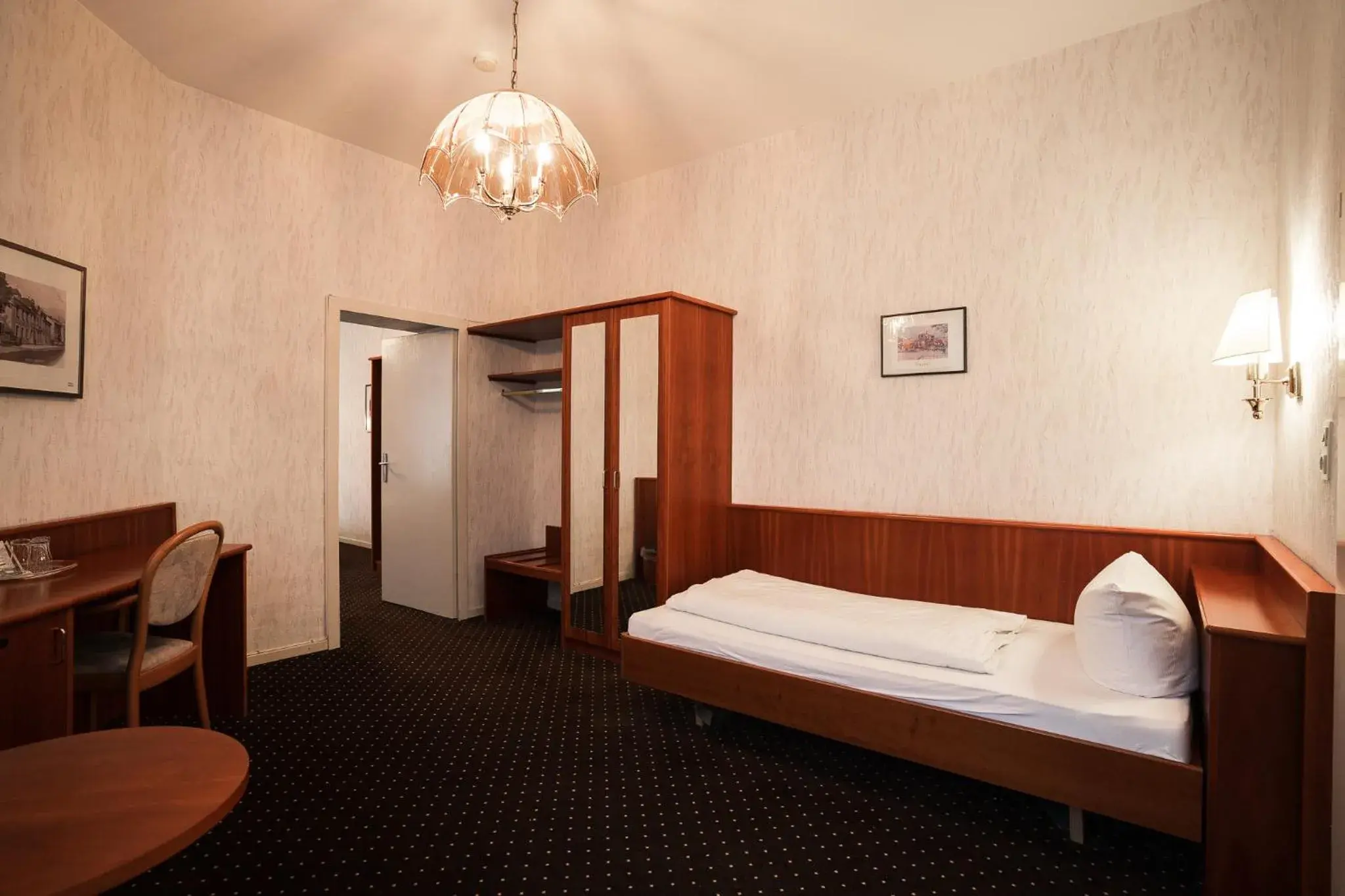 Triple Room with Private Bathroom in Trip Inn Parkhotel Bad Ems Triple Room with Private Bathroom in Trip Inn Parkhotel Bad Ems