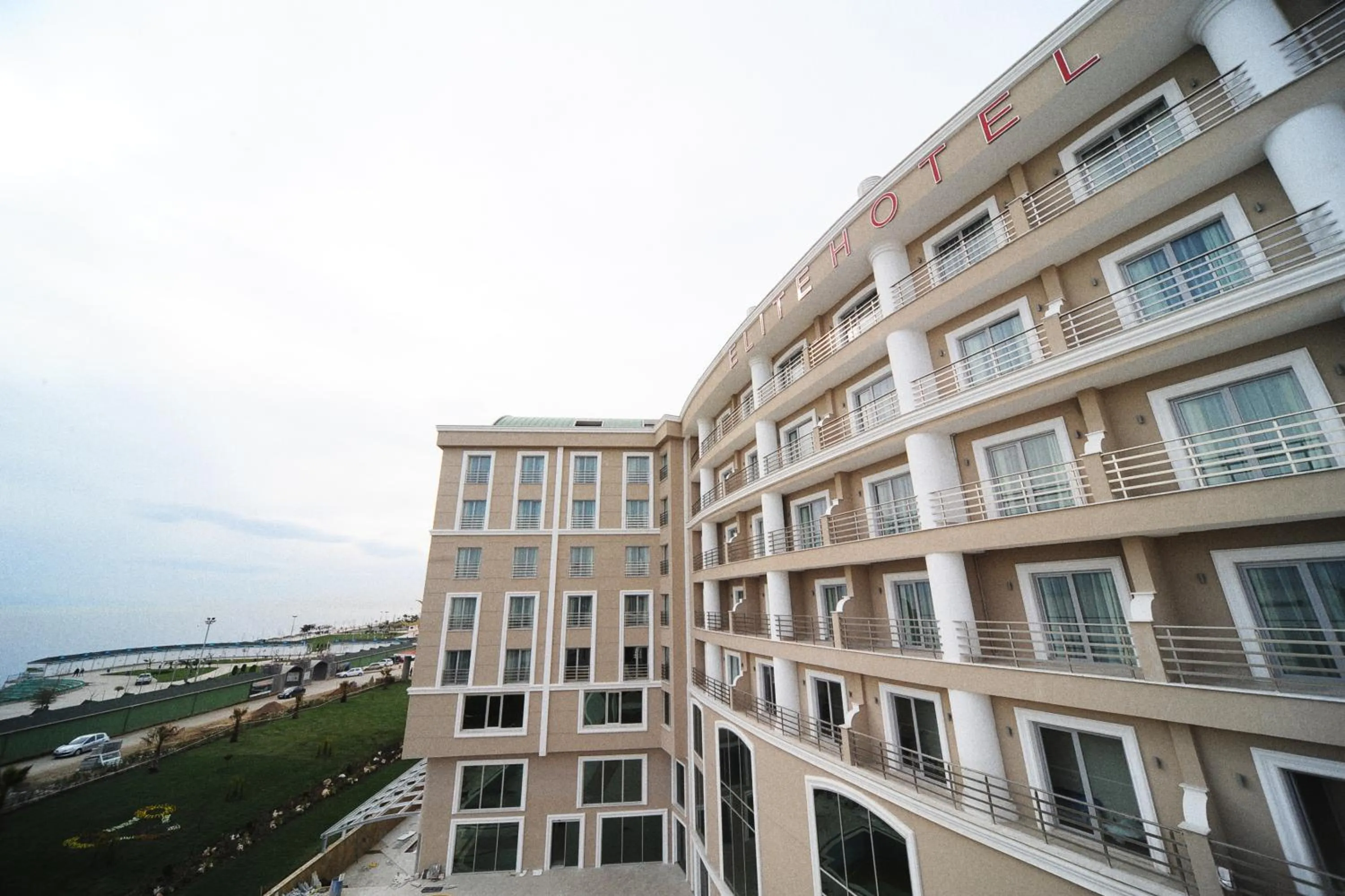 Facade/entrance in Elite Hotels Darica Spa & Convention Center