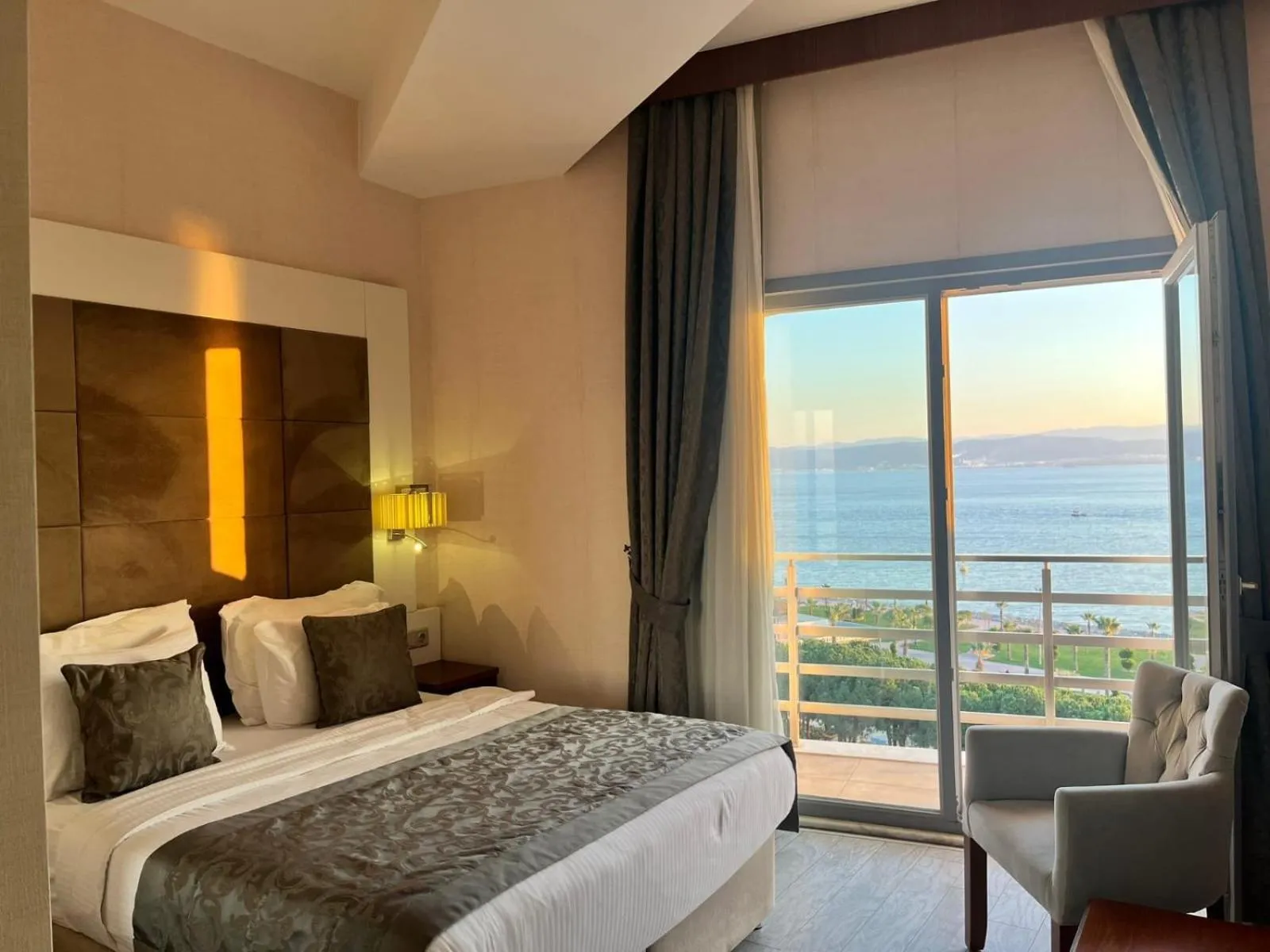 Sea view, Bed in Elite Hotels Darica Spa & Convention Center