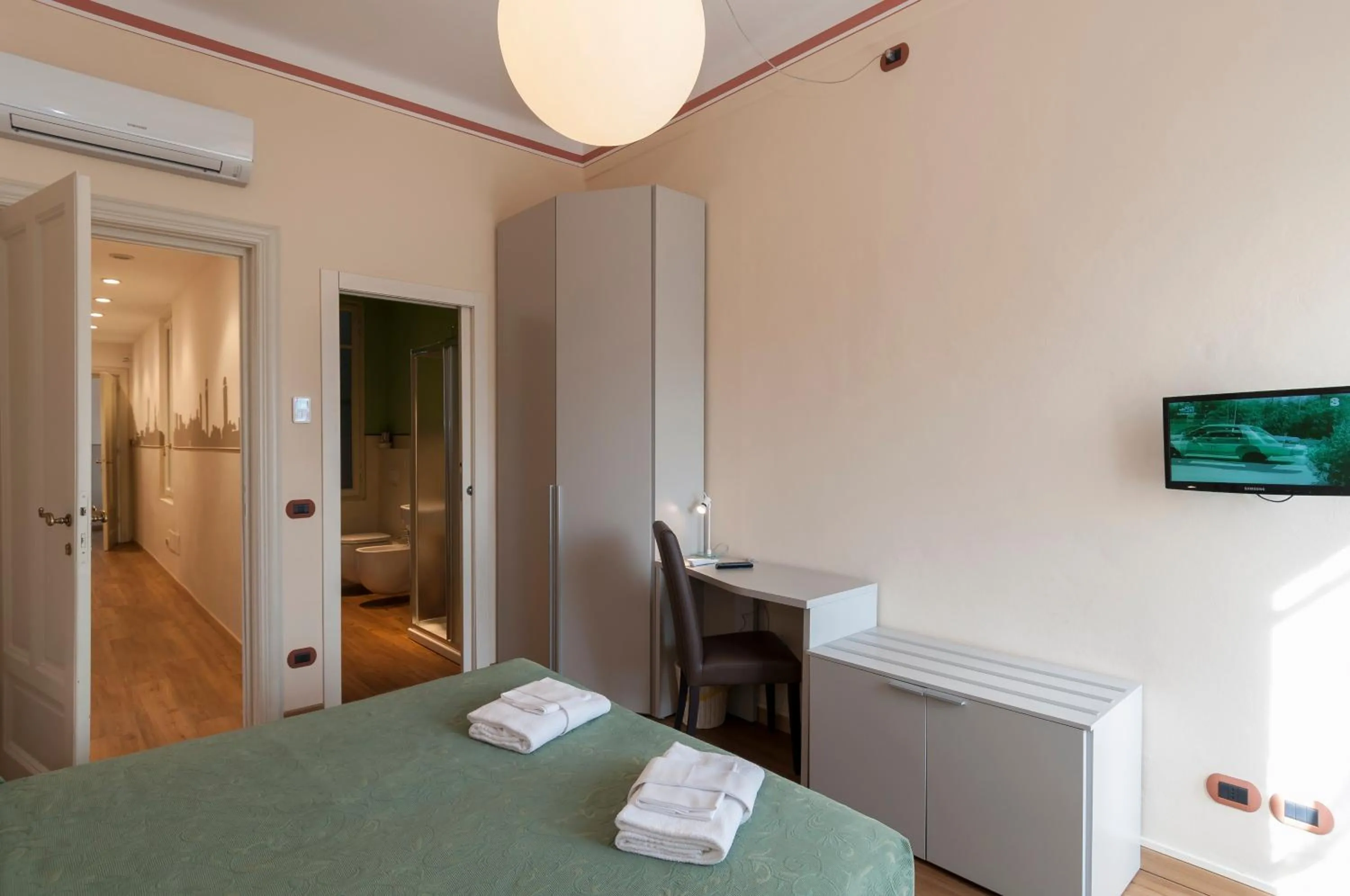 Comfort Double Room with Balcony and City View - single occupancy in Nonna Adriana
