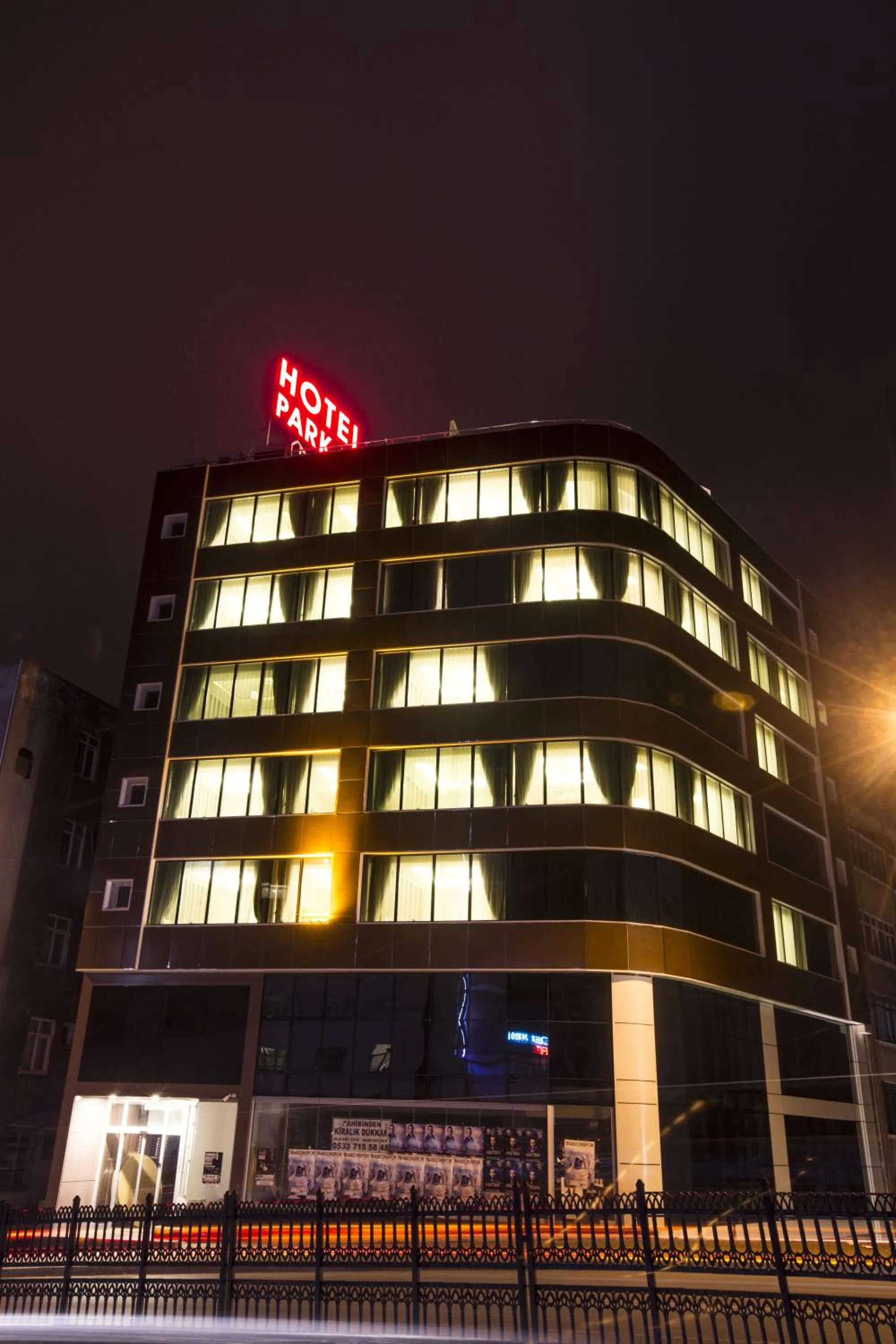 Facade/entrance in Park Square Hotel