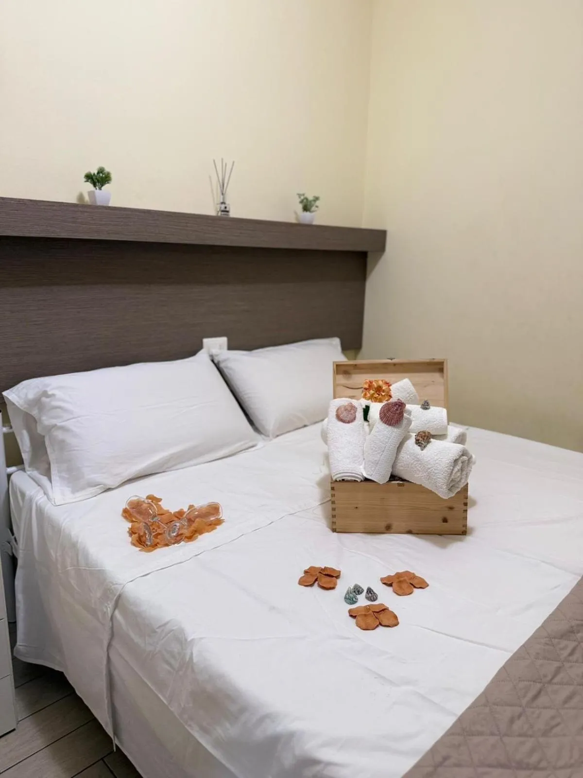 Bed in Villa Manuela - Sea & Sun Escape - Free Parking