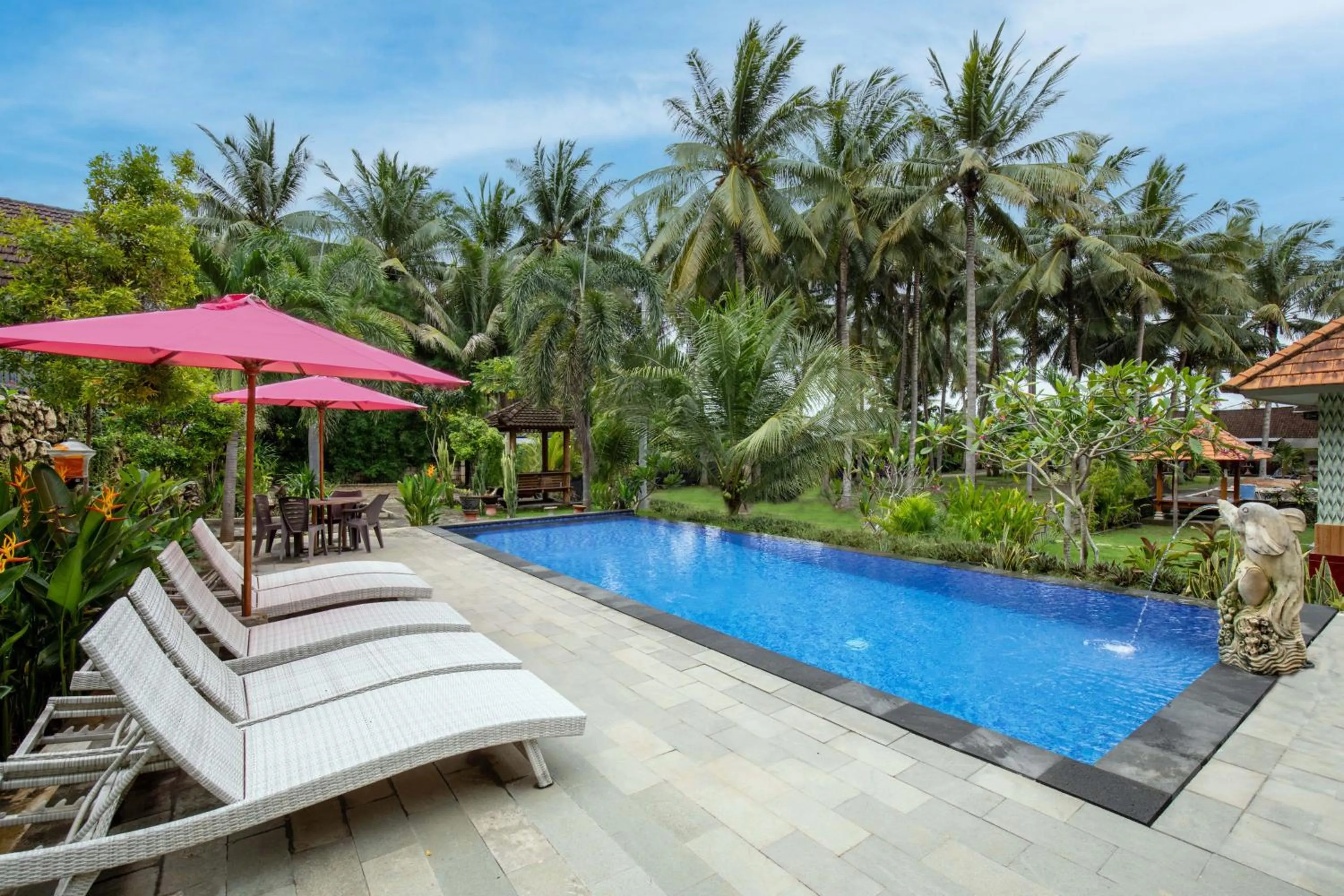 Swimming pool in Coconut Hill Cottage