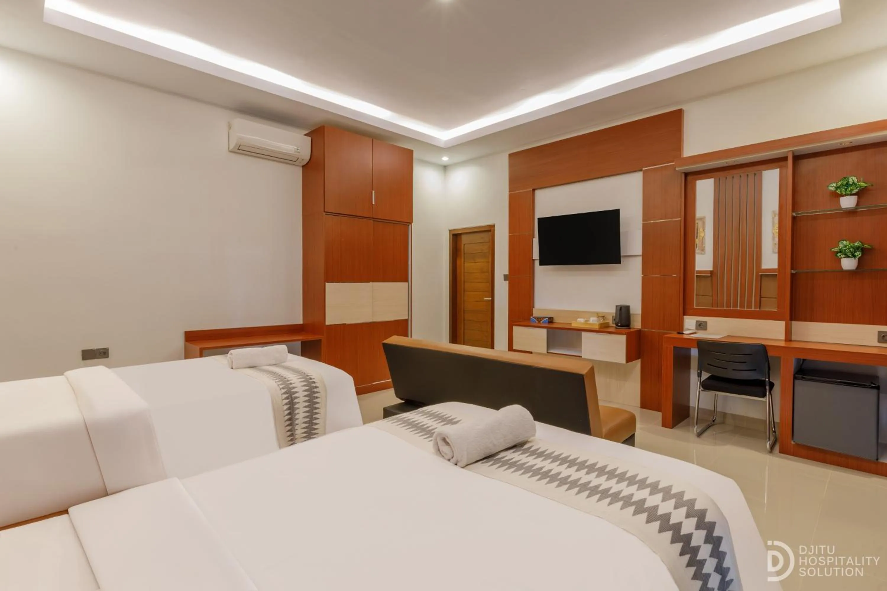 Bedroom, Bed in Coconut Hill Cottage