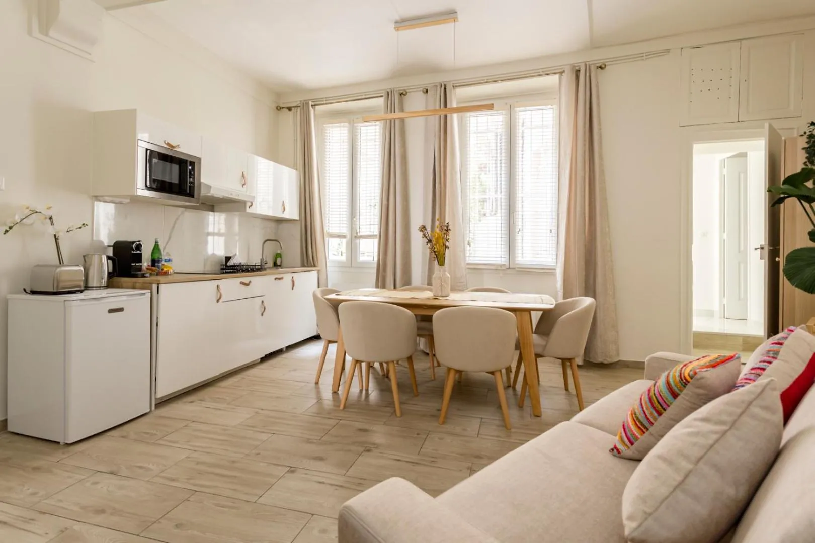 Coffee/tea facilities in Reva Suites