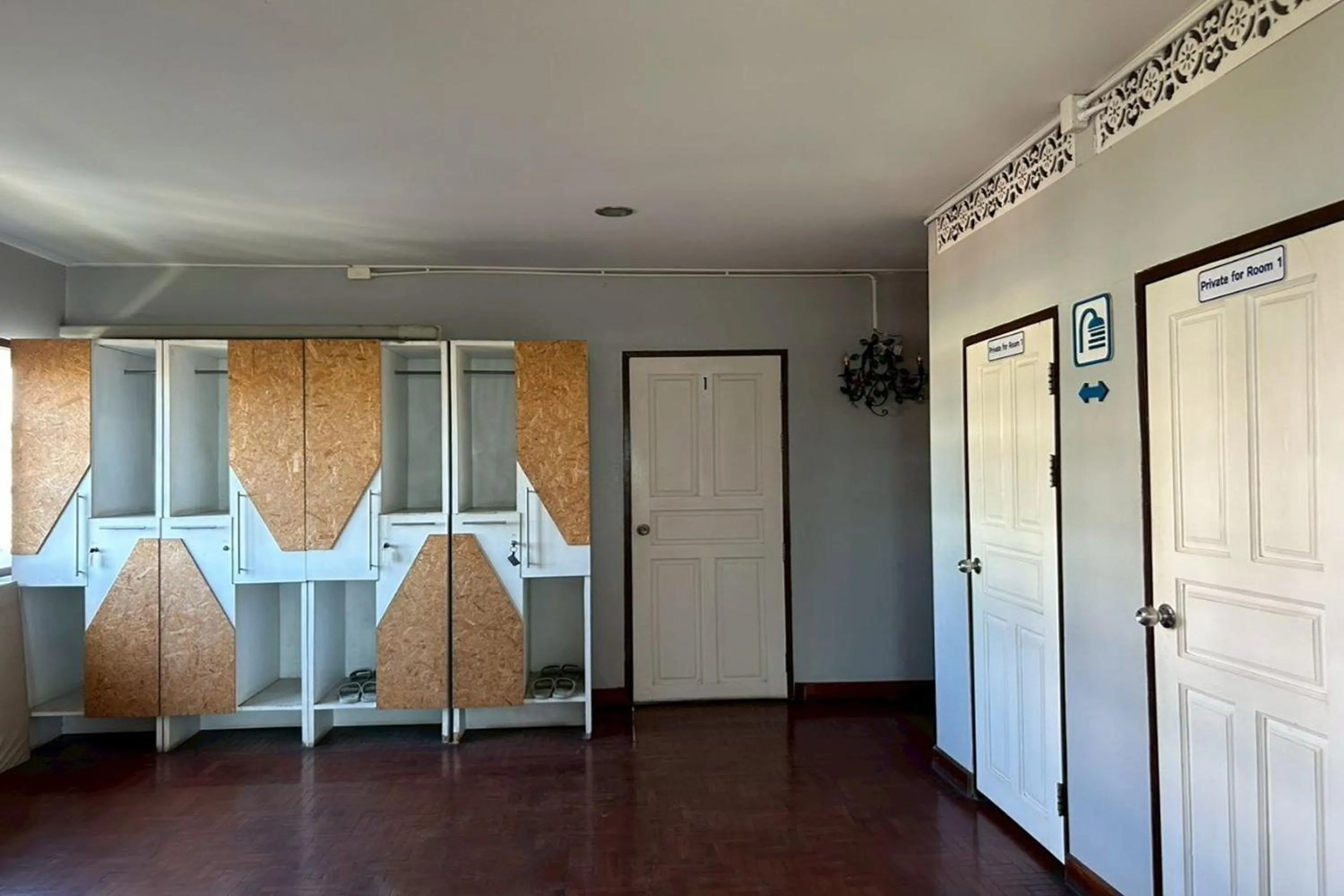 wardrobe in Norn-Nanta House