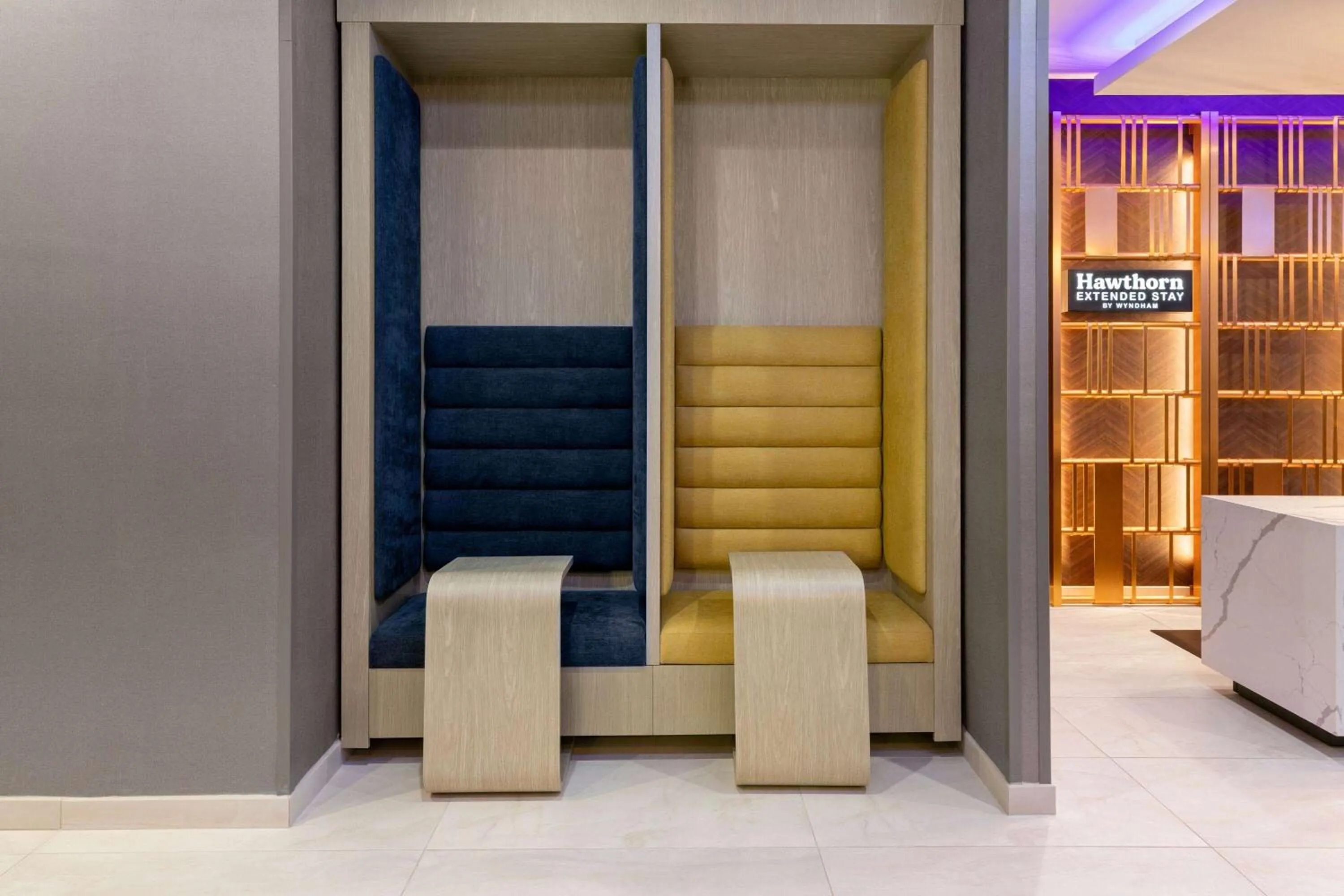 Business facilities in La Quinta Inn & Suites by Wyndham DeSoto