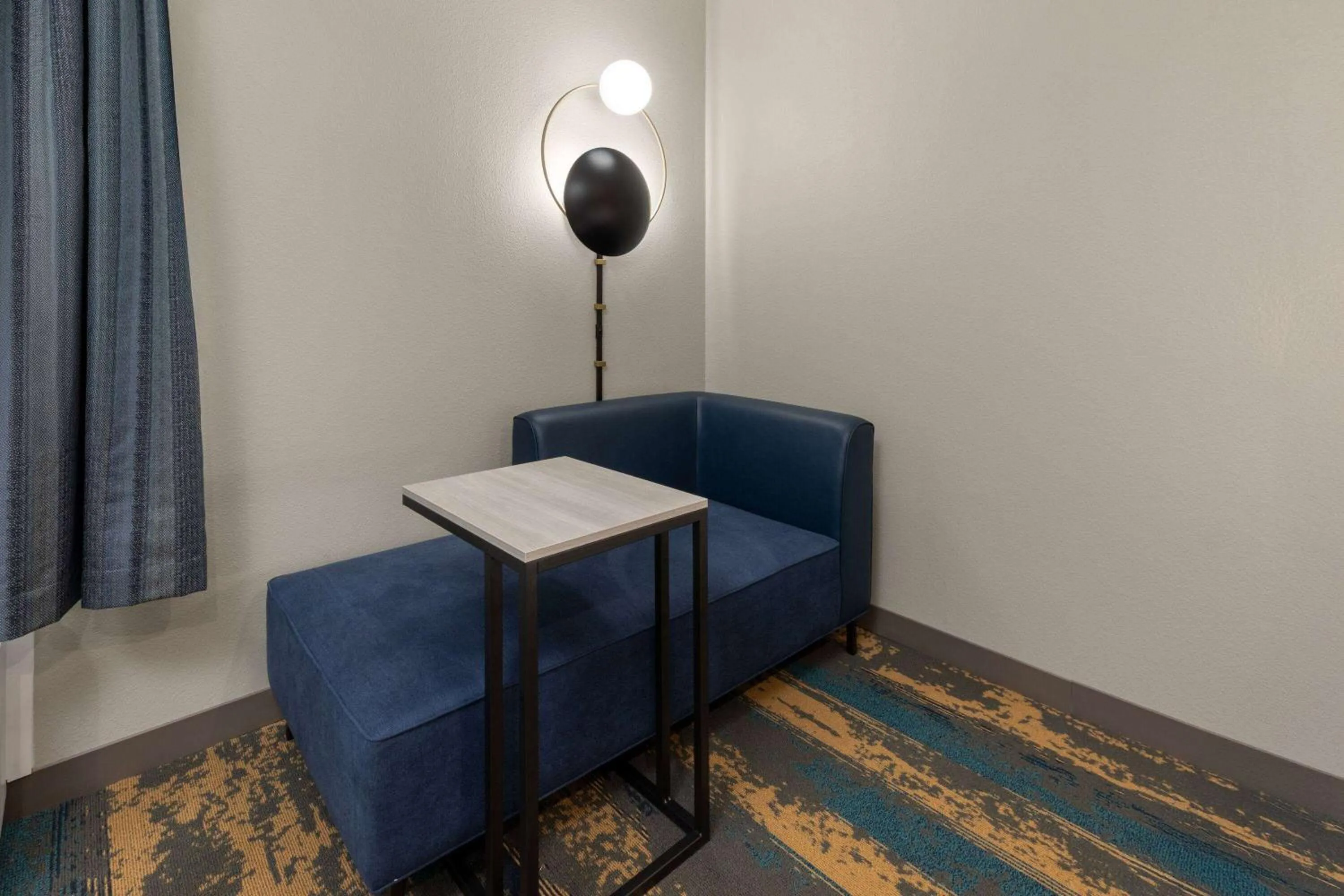 Photo of the whole room in La Quinta Inn & Suites by Wyndham DeSoto