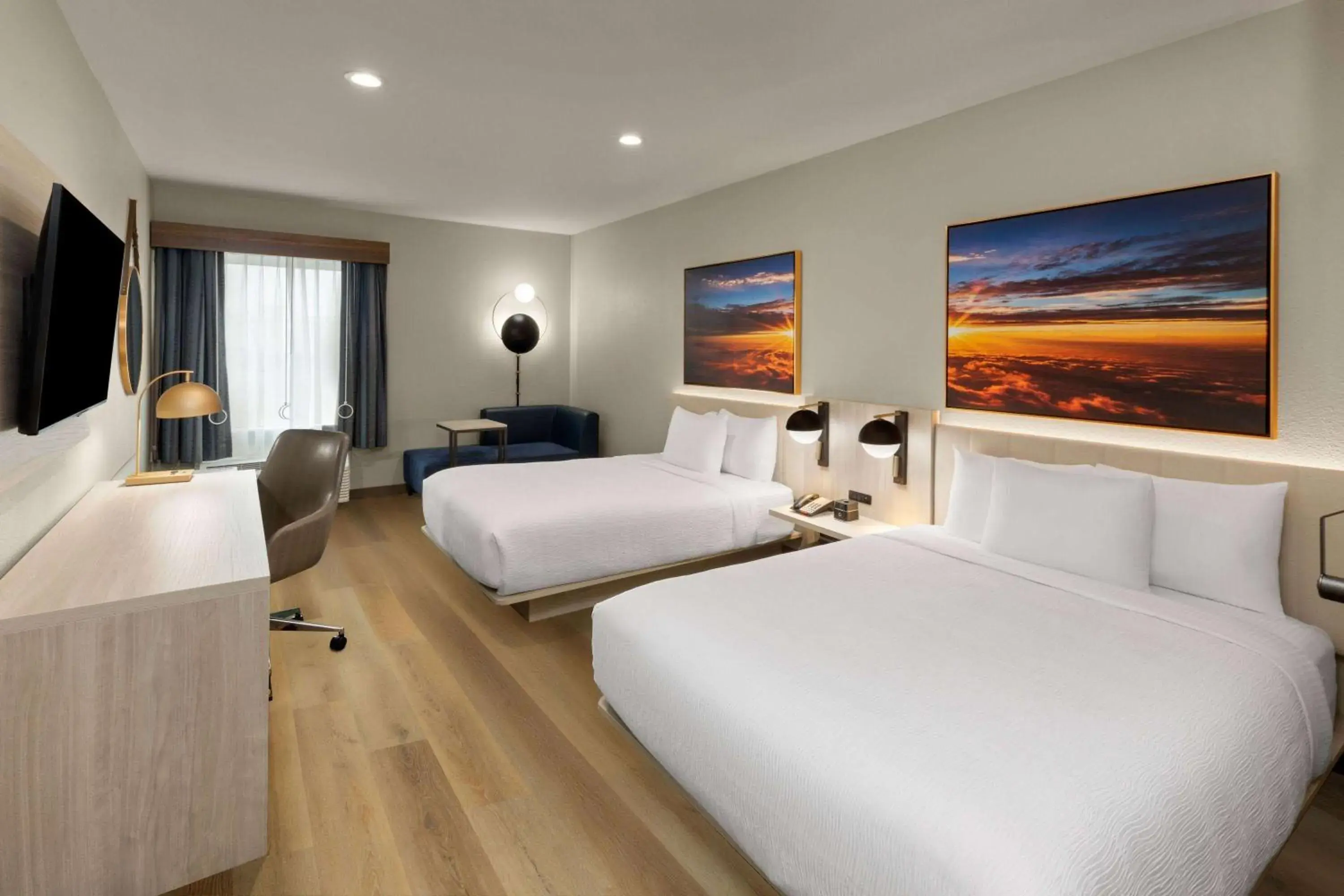 Queen Room with Two Queen Beds and Bath Tub - Mobility Accessible/Non-Smoking in La Quinta Inn & Suites by Wyndham DeSoto Queen Room with Two Queen Beds and Bath Tub - Mobility Accessible/Non-Smoking in La Quinta Inn & Suites by Wyndham DeSoto