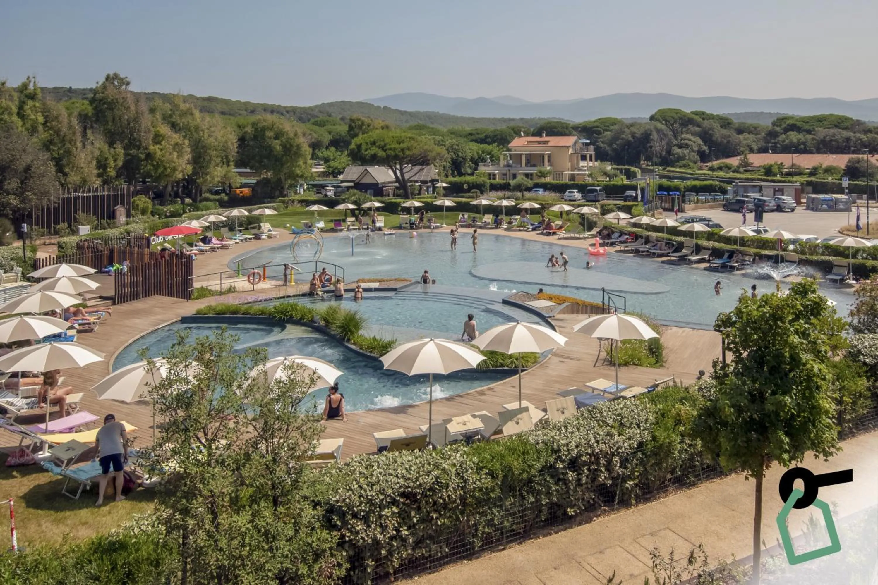 Pool view in HOTIDAY Lodge Castiglione