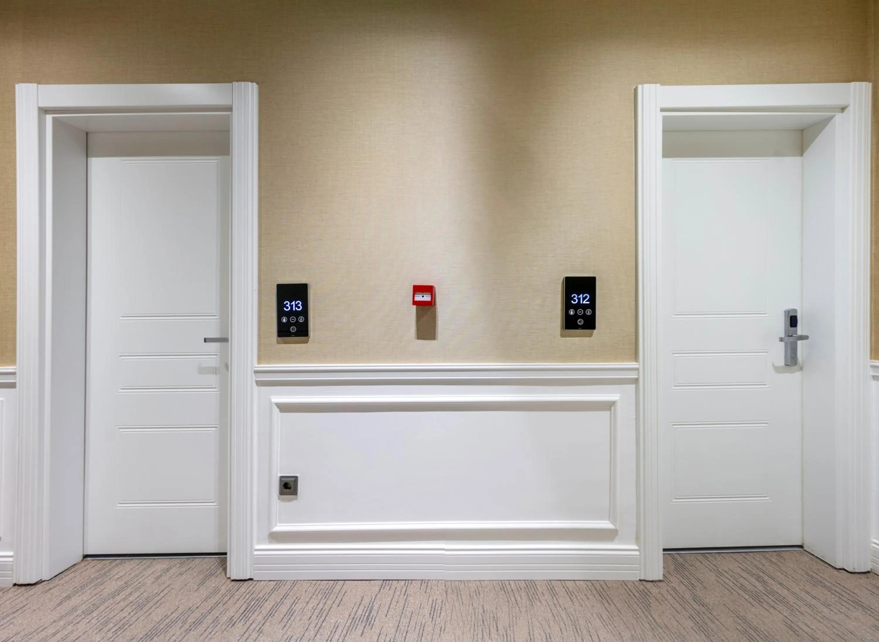 Decorative detail in Nenessa Airport Hotel