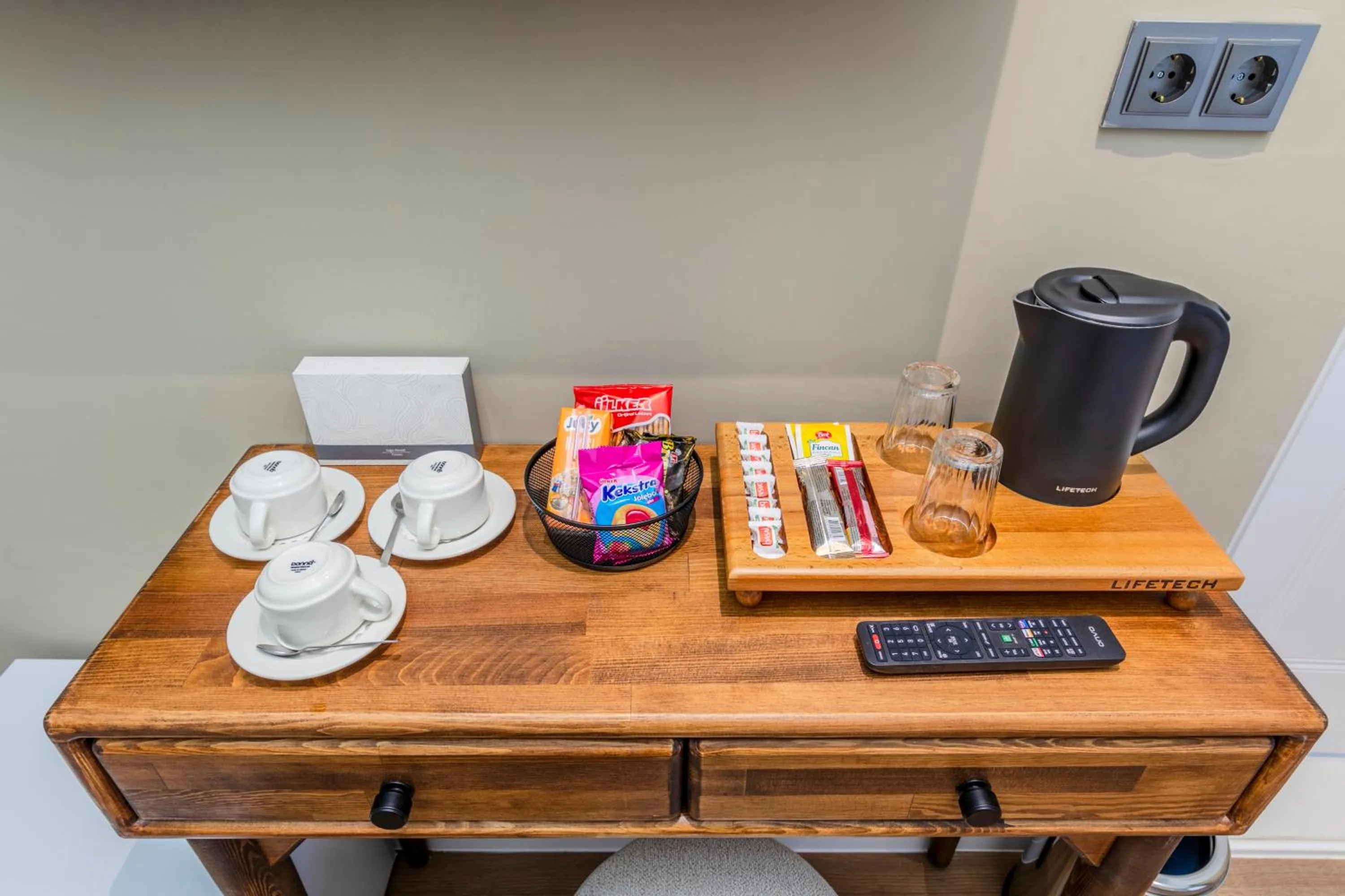 Coffee/tea facilities in Nenessa Airport Hotel