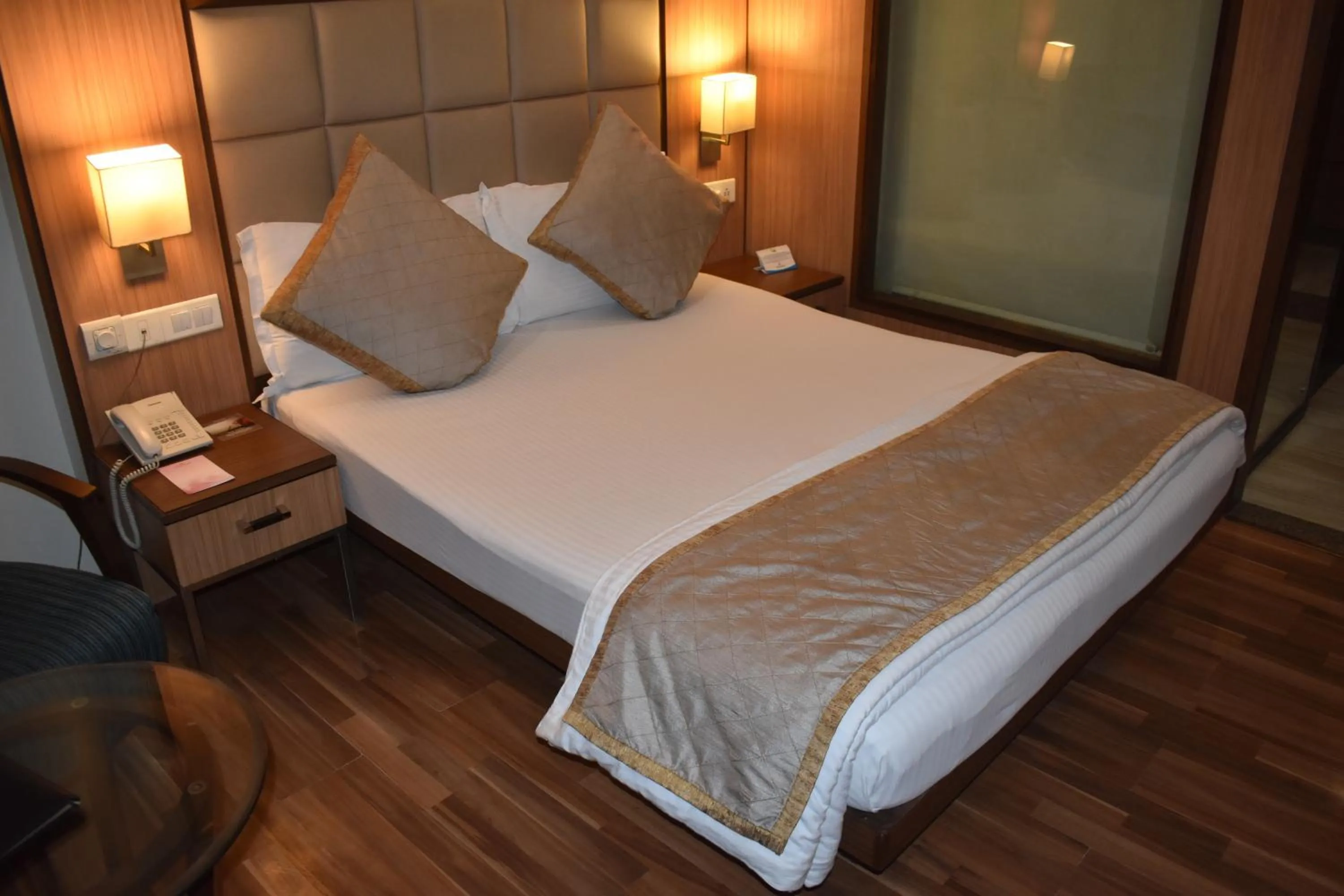 Bedroom, Bed in Chanakya Hotel, Patna