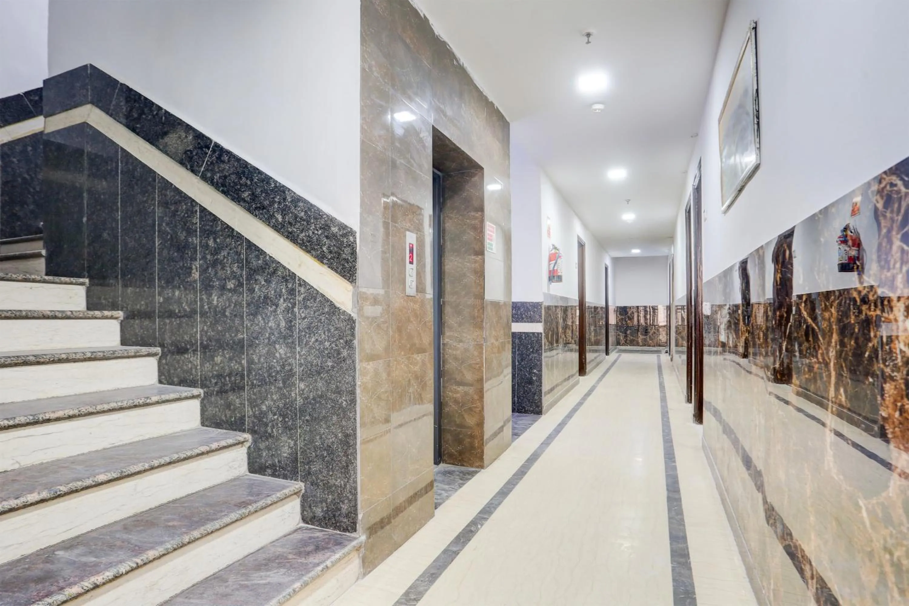 Lobby or reception in Super Collection O Mahipalpur Near Airport Formerly Jindal Palace