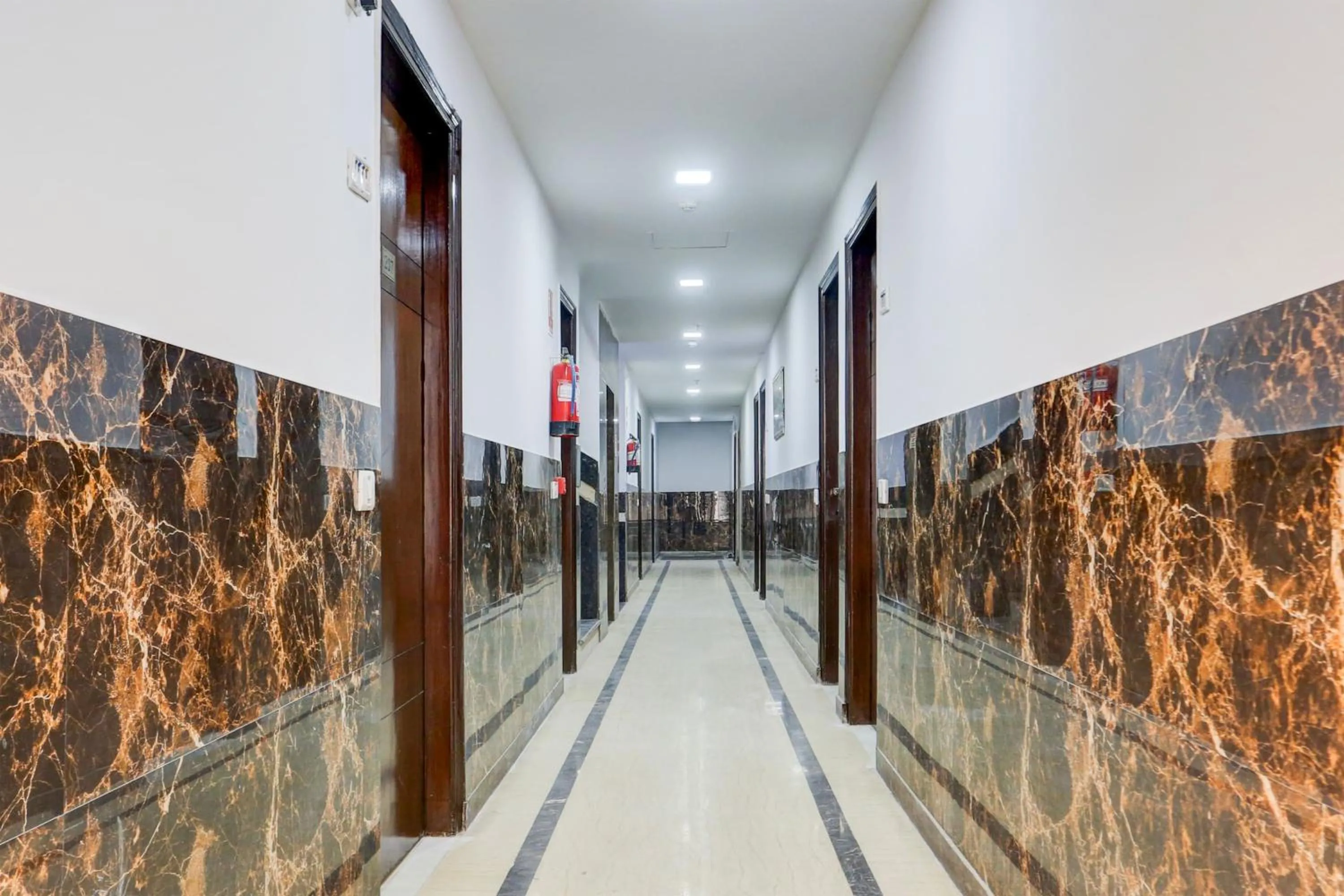 Lobby or reception in Super Collection O Mahipalpur Near Airport Formerly Jindal Palace