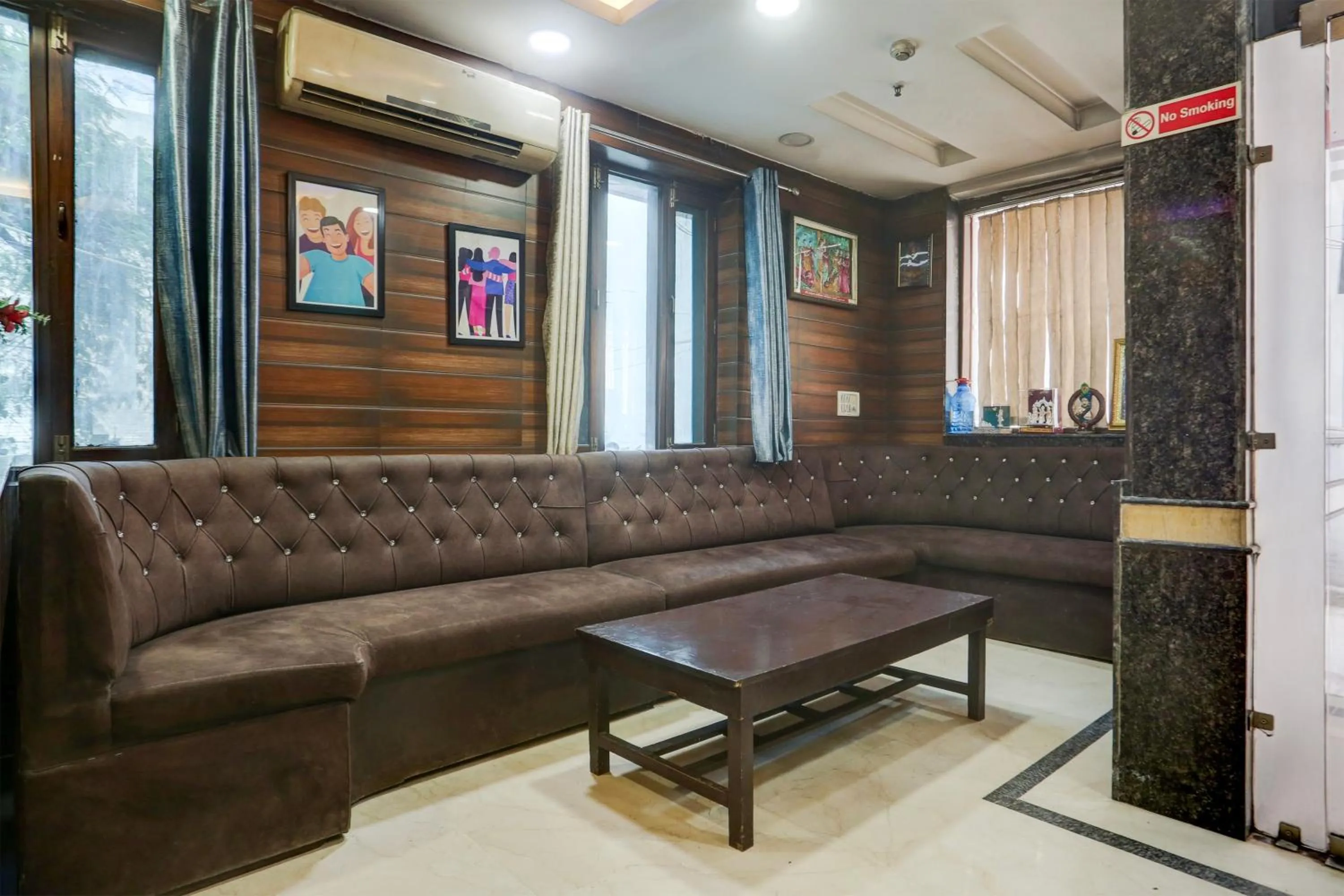 Lobby or reception in Super Collection O Mahipalpur Near Airport Formerly Jindal Palace