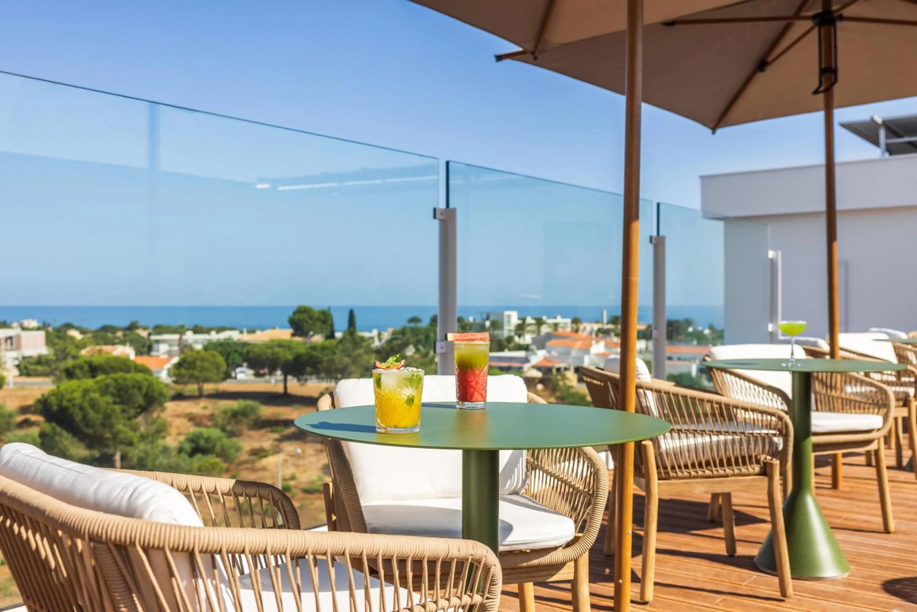 Property building in Castelo Suites Hotel