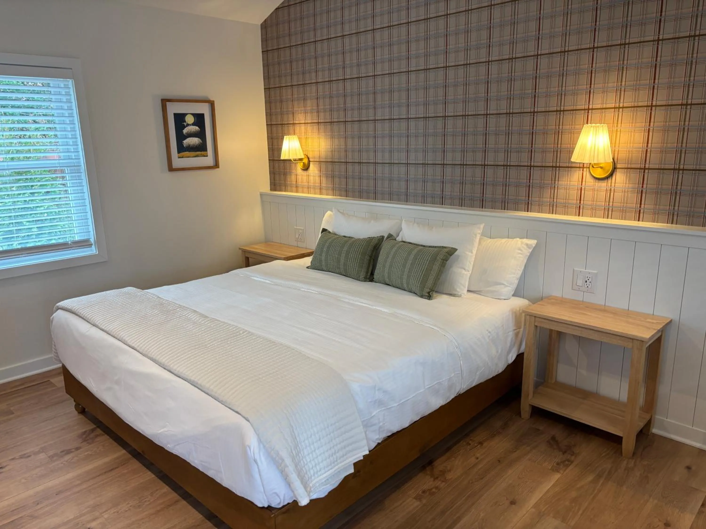 Bedroom, Bed in Rochambeau Roadside Inn
