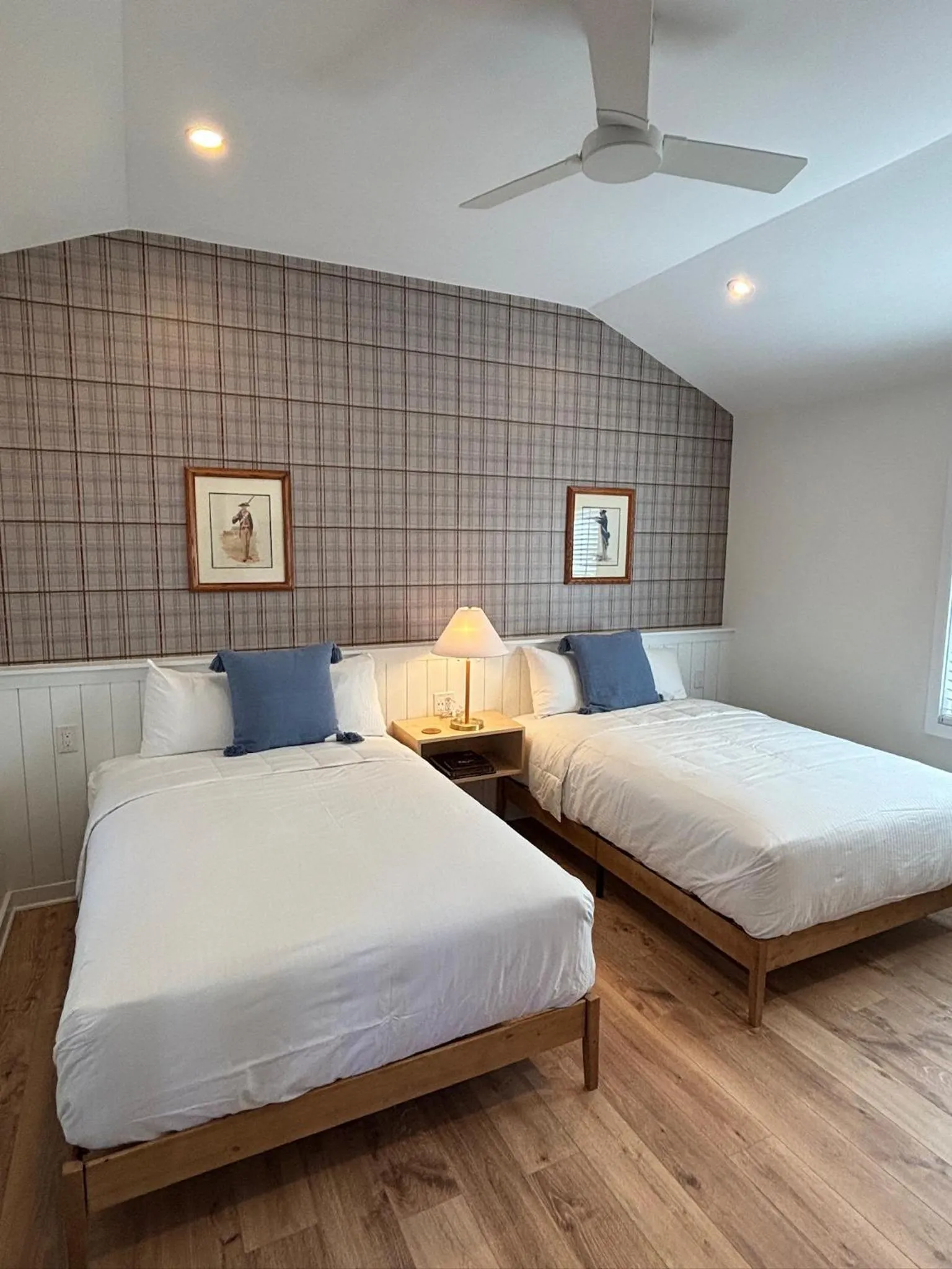 Photo of the whole room, Bed in Rochambeau Roadside Inn