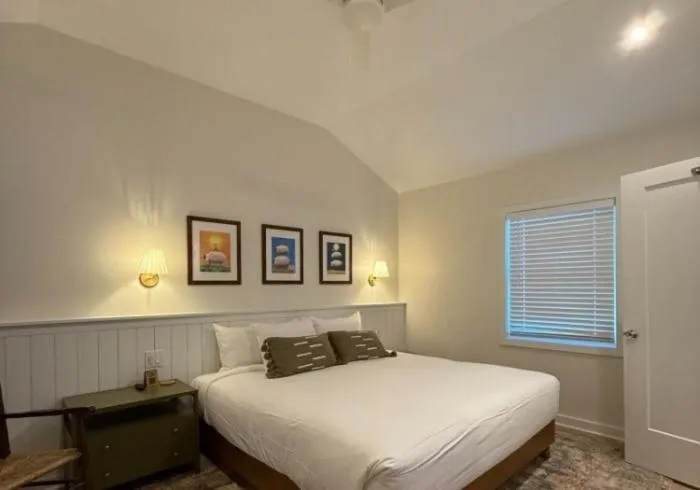 Photo of the whole room, Bed in Rochambeau Roadside Inn