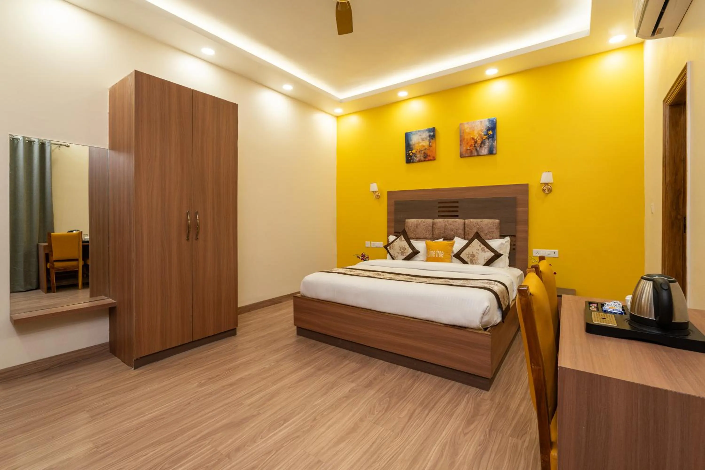 Bed in Lime Tree Hotel & One Bed Room Serviced Apartment Nearby Noida Sector 50 Metro & Medanta Hospital with Party Venue