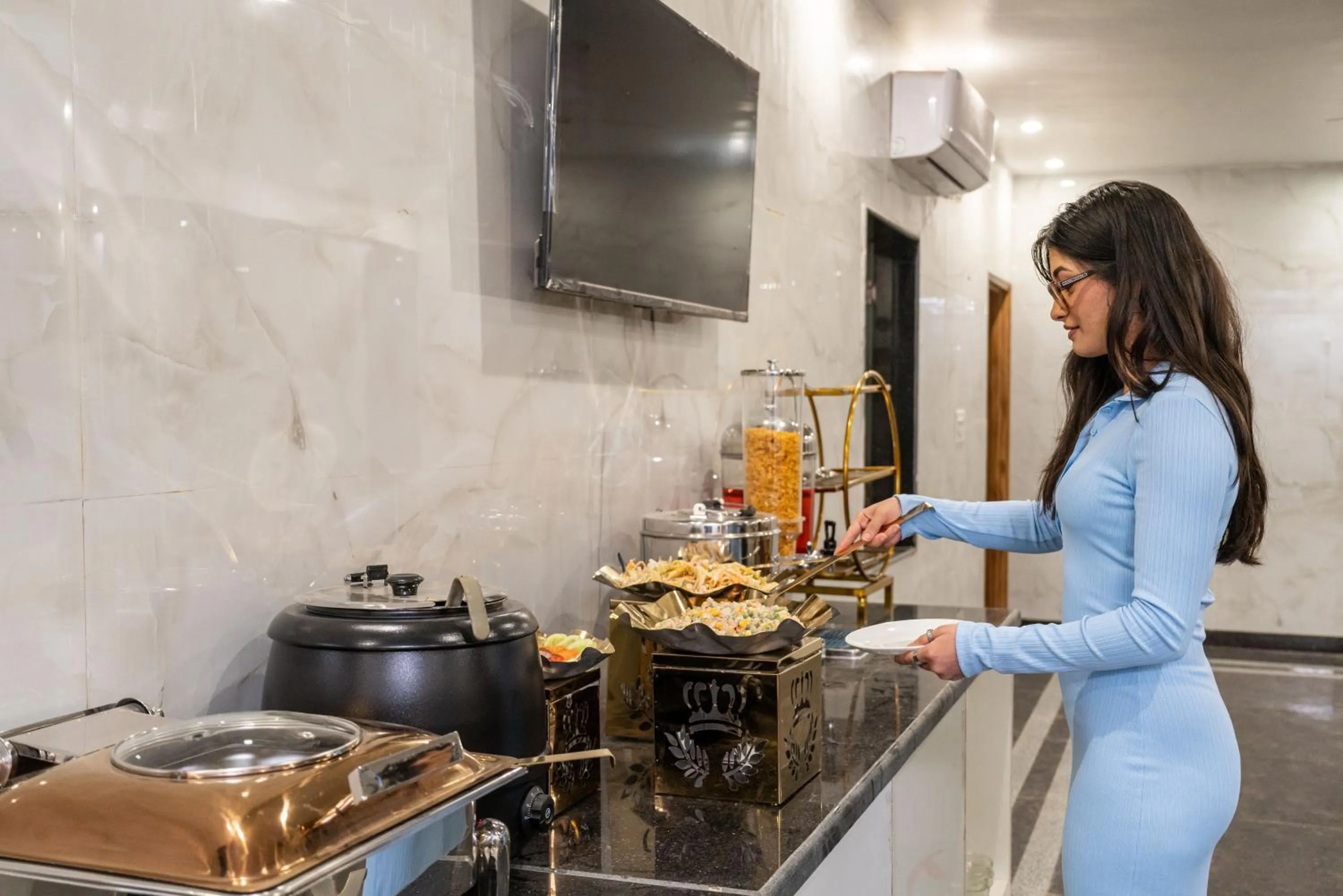 Restaurant/places to eat in Lime Tree Hotel & One Bed Room Serviced Apartment Nearby Noida Sector 50 Metro & Medanta Hospital with Party Venue