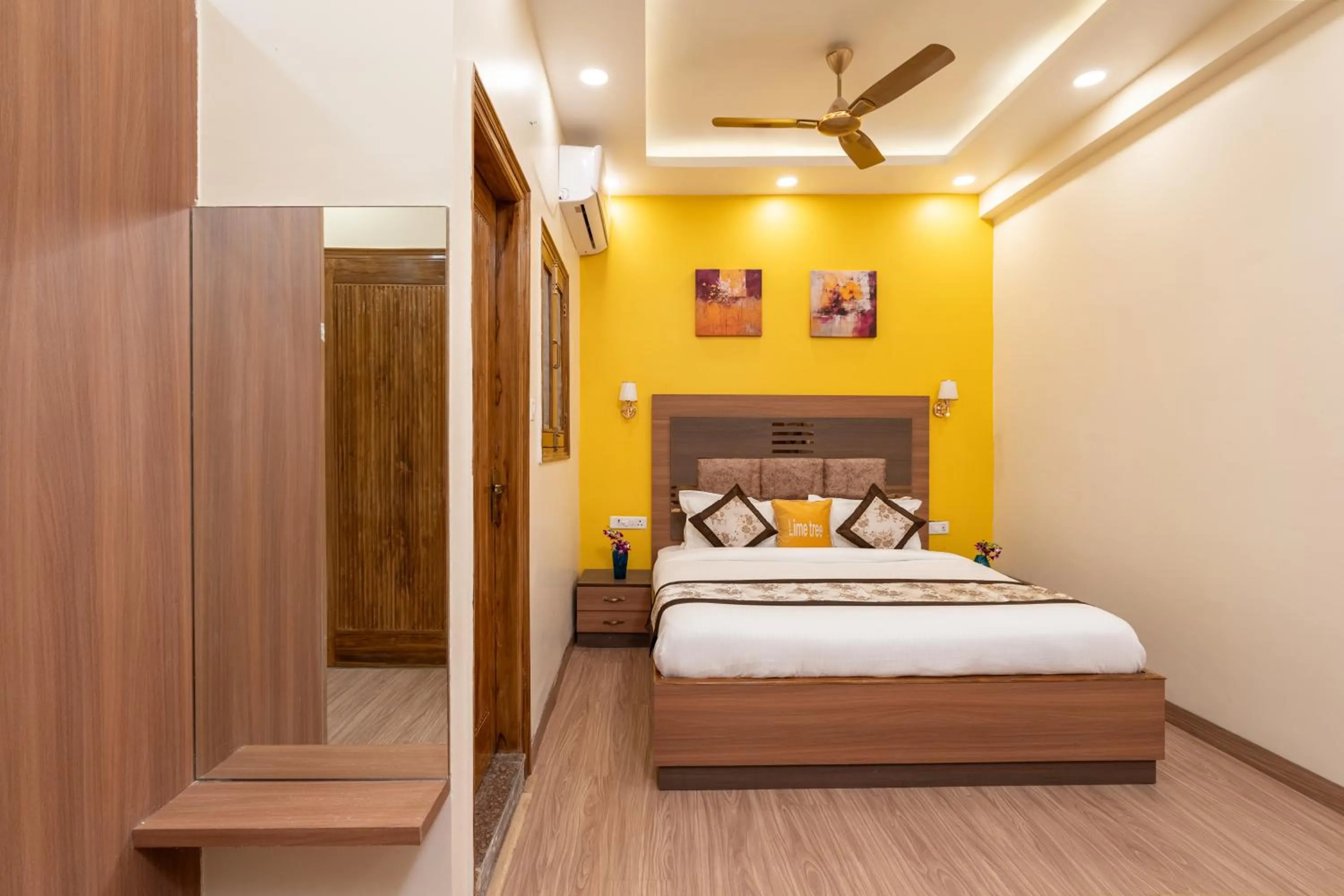 Bed in Lime Tree Hotel & One Bed Room Serviced Apartment Nearby Noida Sector 50 Metro & Medanta Hospital with Party Venue