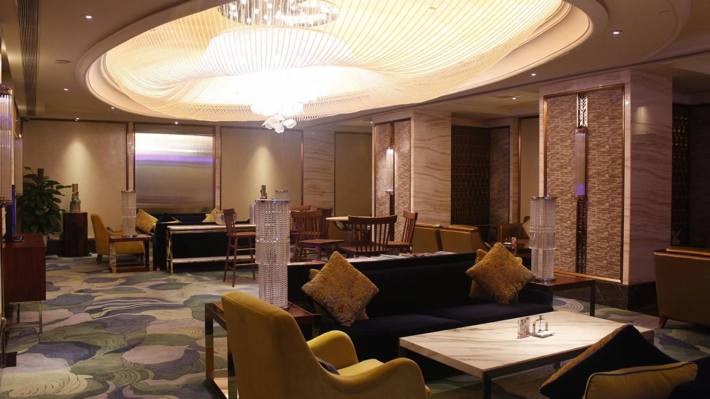 Lounge or bar in Crowne Plaza Guangzhou Zengcheng, an IHG Hotel