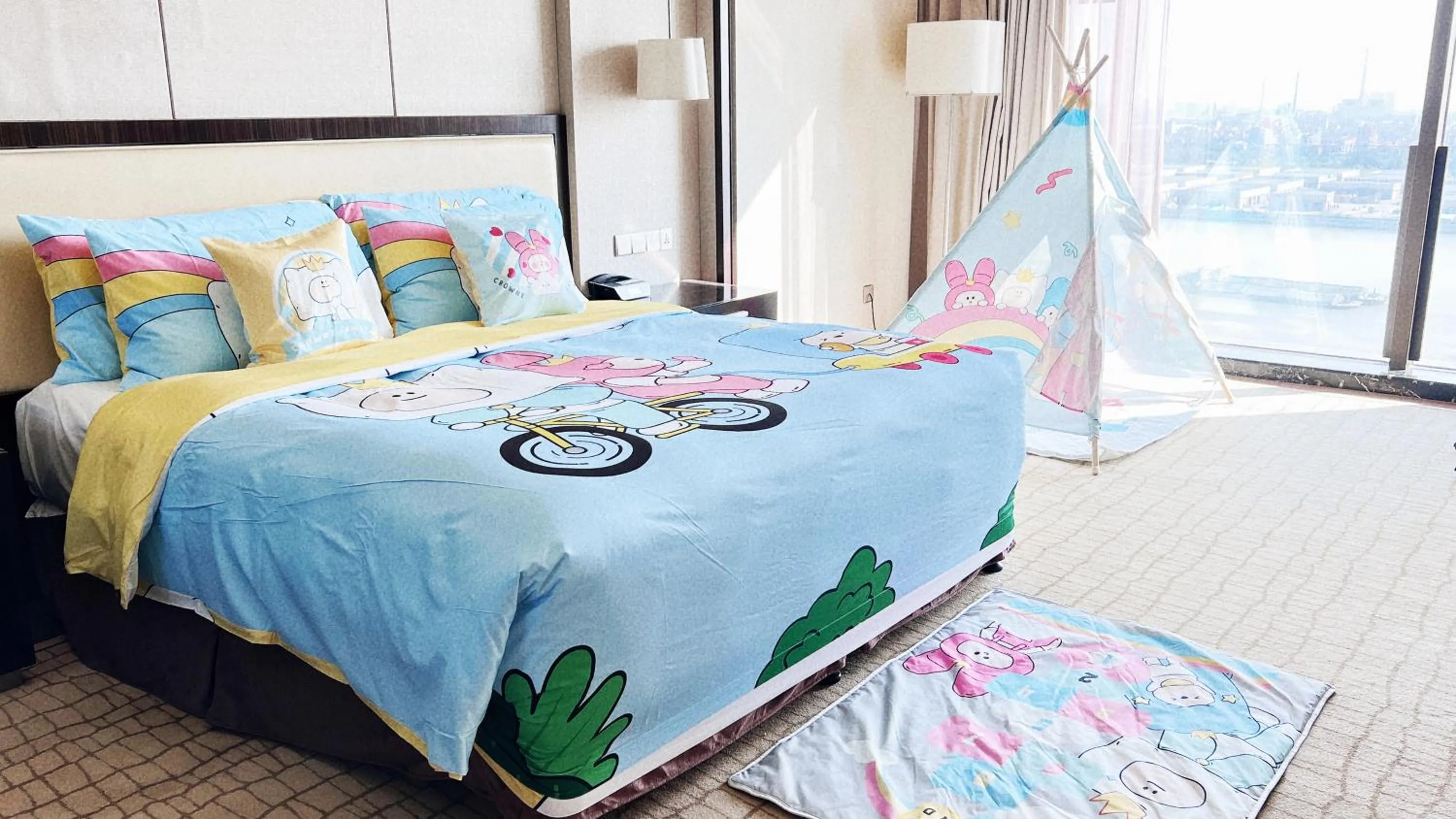 Property building, Bed in Crowne Plaza Guangzhou Zengcheng, an IHG Hotel