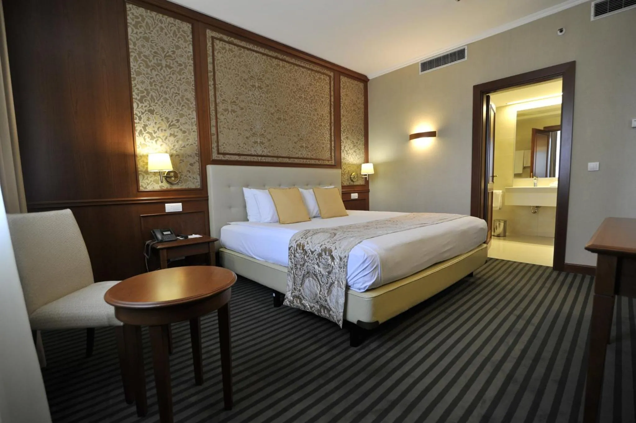 Photo of the whole room, Bed in Holiday Inn Skopje by IHG