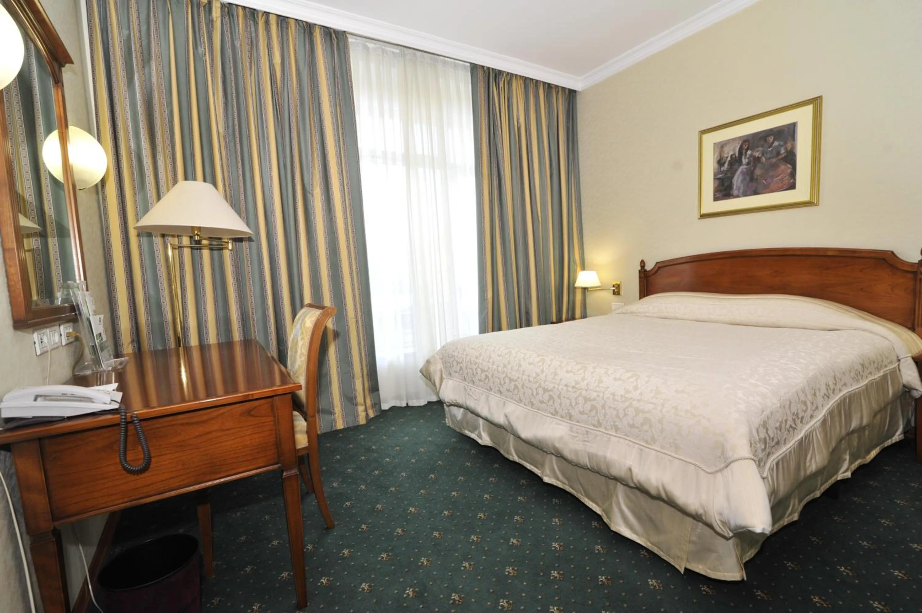 Photo of the whole room, Bed in Holiday Inn Skopje by IHG