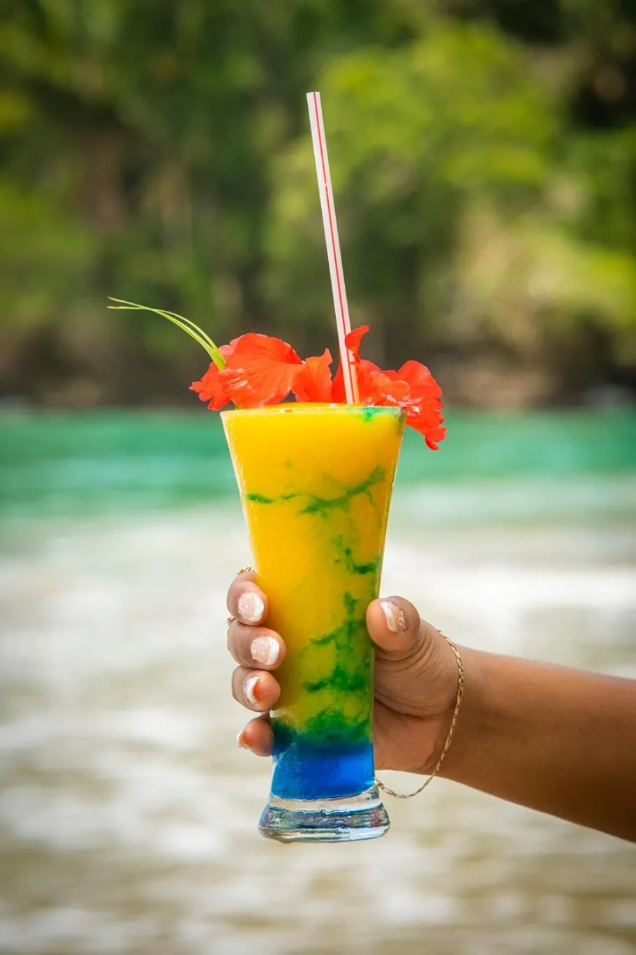 Drinks in Bungalows Beachfront Hotel