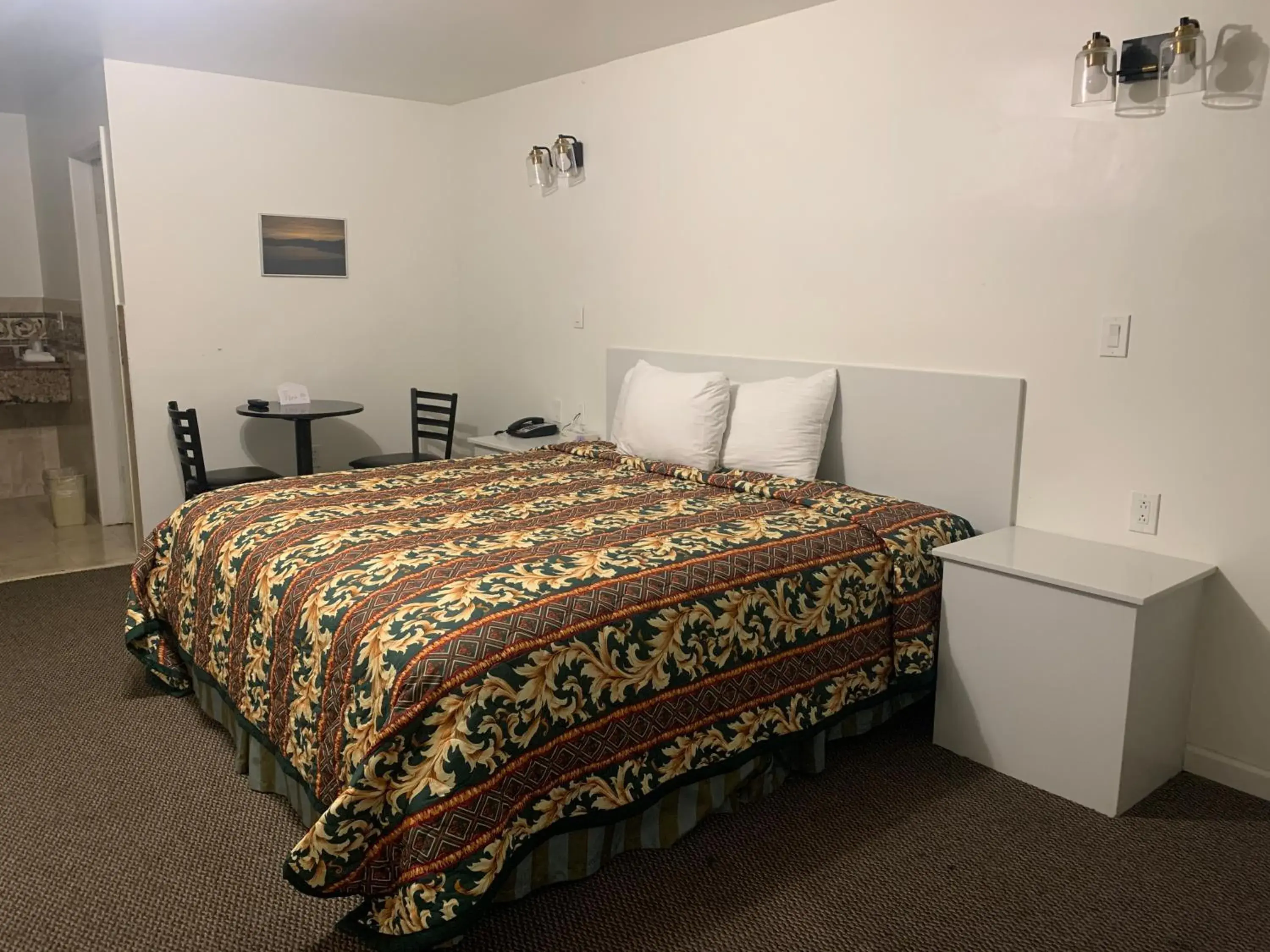Standard King Room - single occupancy in Westview Motel Standard King Room - single occupancy in Westview Motel