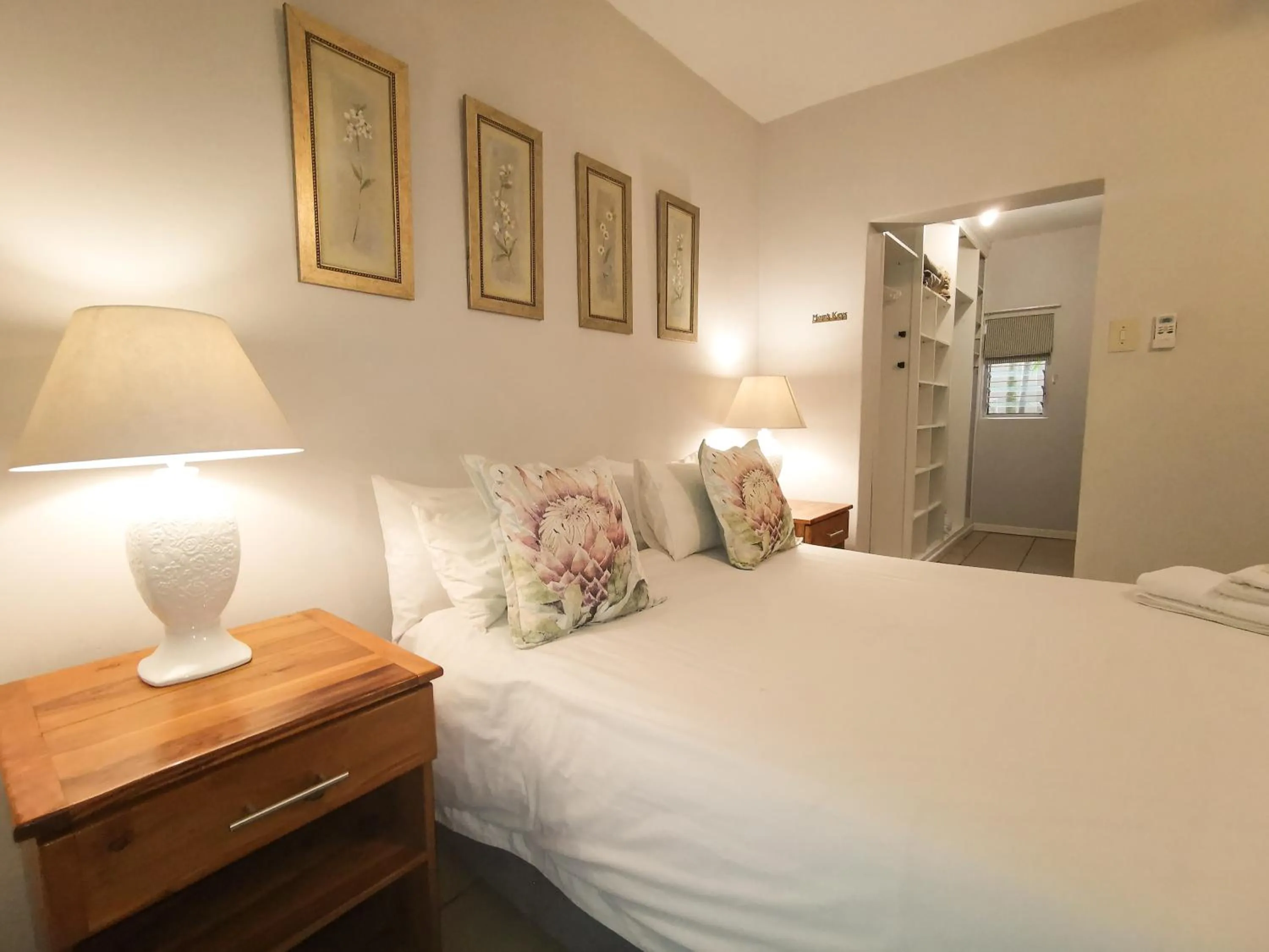 Bedroom, Bed in Loerie Guesthouse