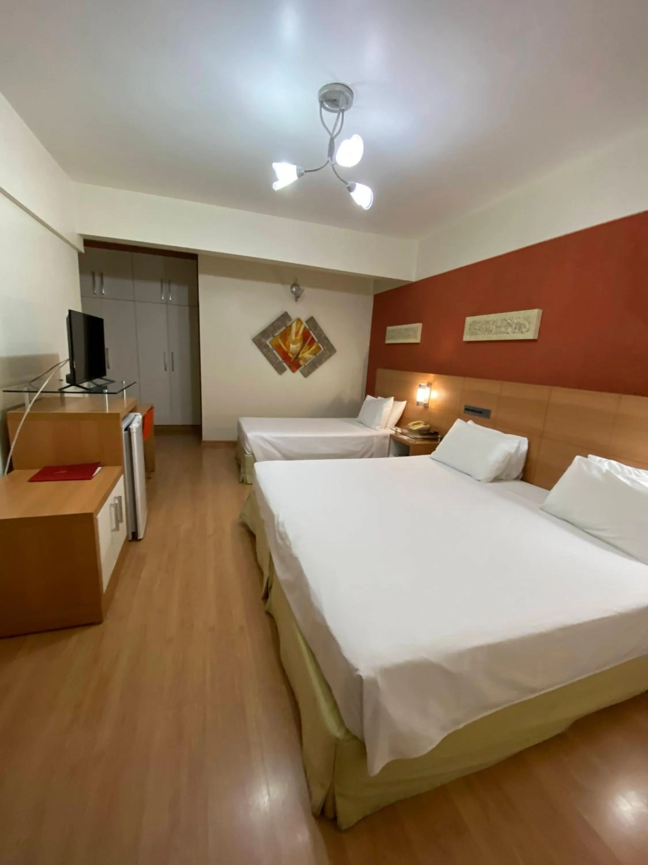 Líber Hotel Nova Serrana - Conforto na Rota da BR-262