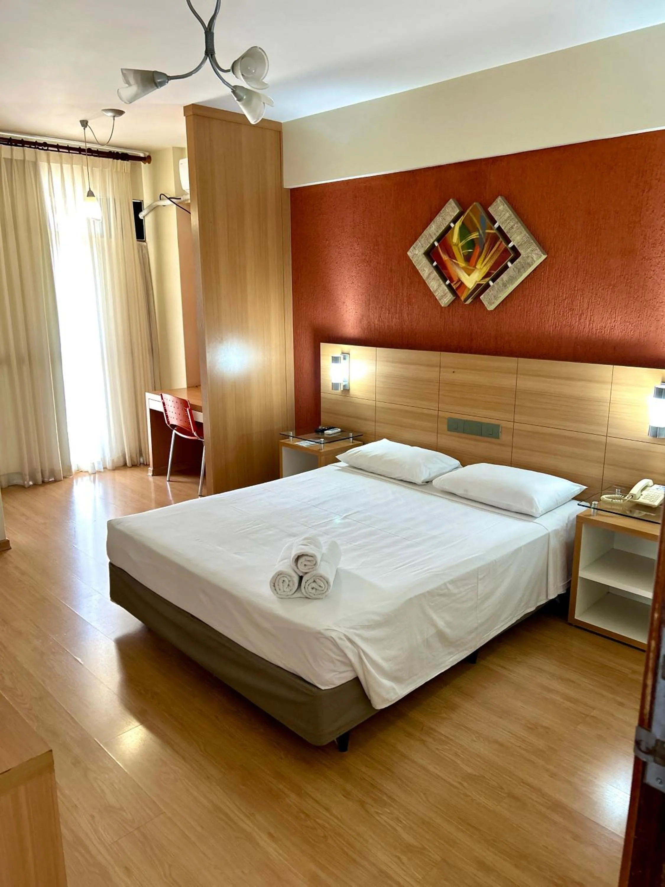 Queen Room with Balcony in Líber Hotel Nova Serrana - Conforto na Rota da BR-262