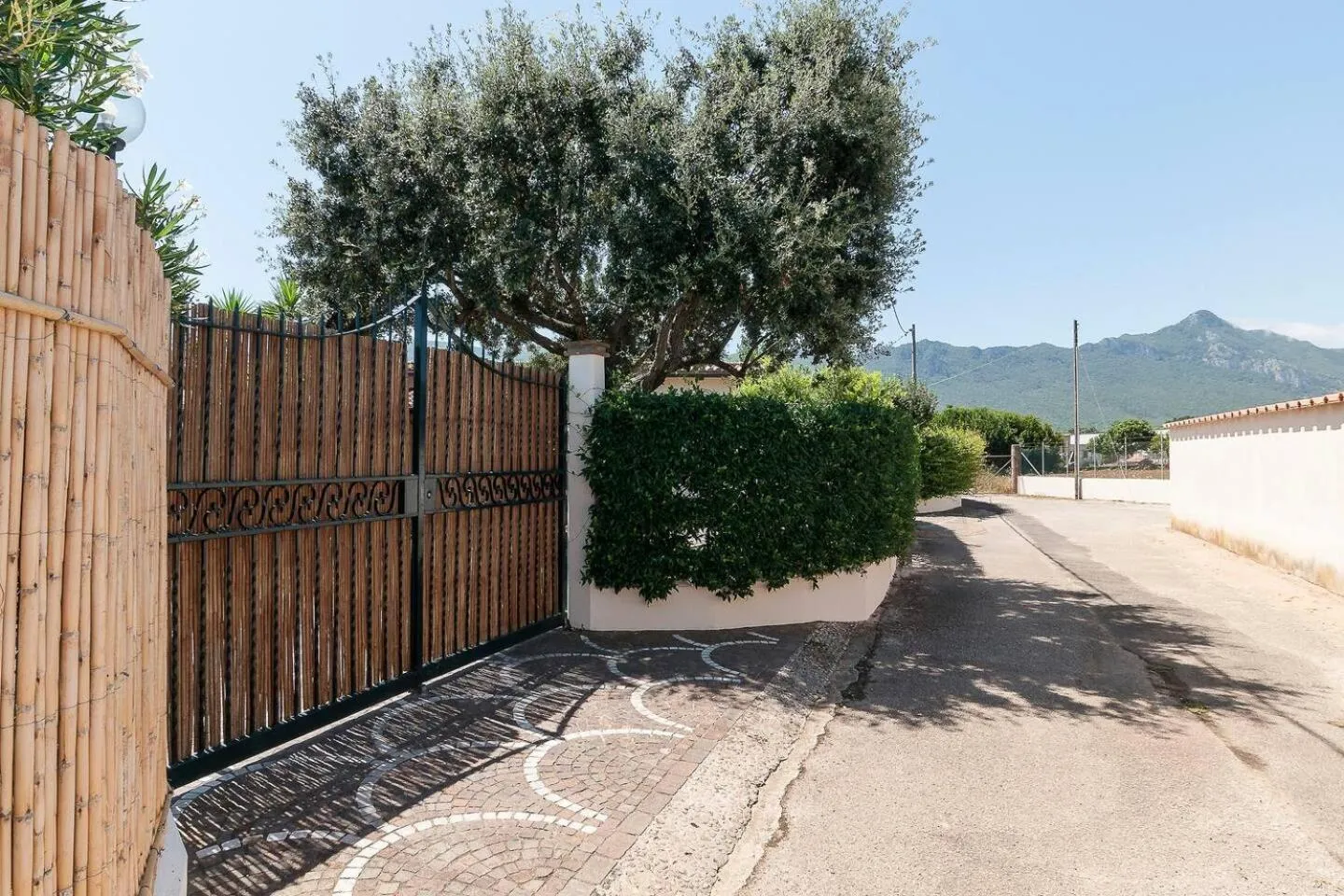 Property building in Villa LA CESA & Villino LA CASETTA Holiday Houses CON JACUZZI