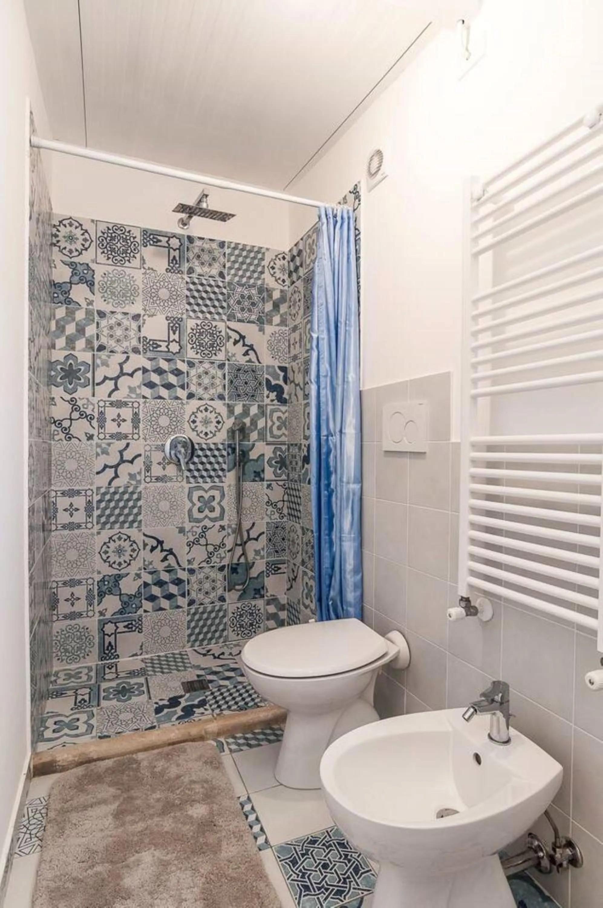 Bathroom in Villa LA CESA & Villino LA CASETTA Holiday Houses CON JACUZZI