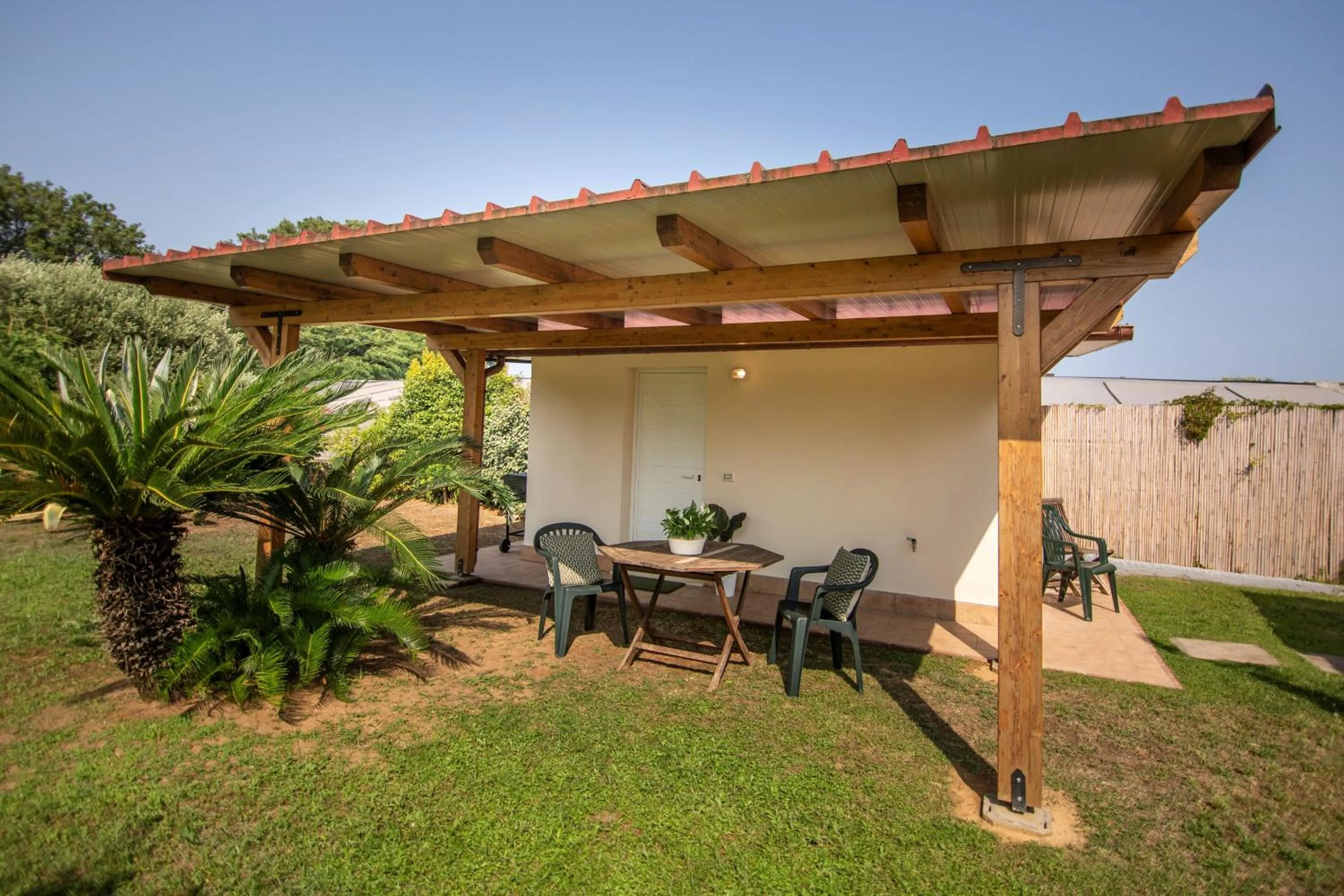 Property building in Villa LA CESA & Villino LA CASETTA Holiday Houses CON JACUZZI