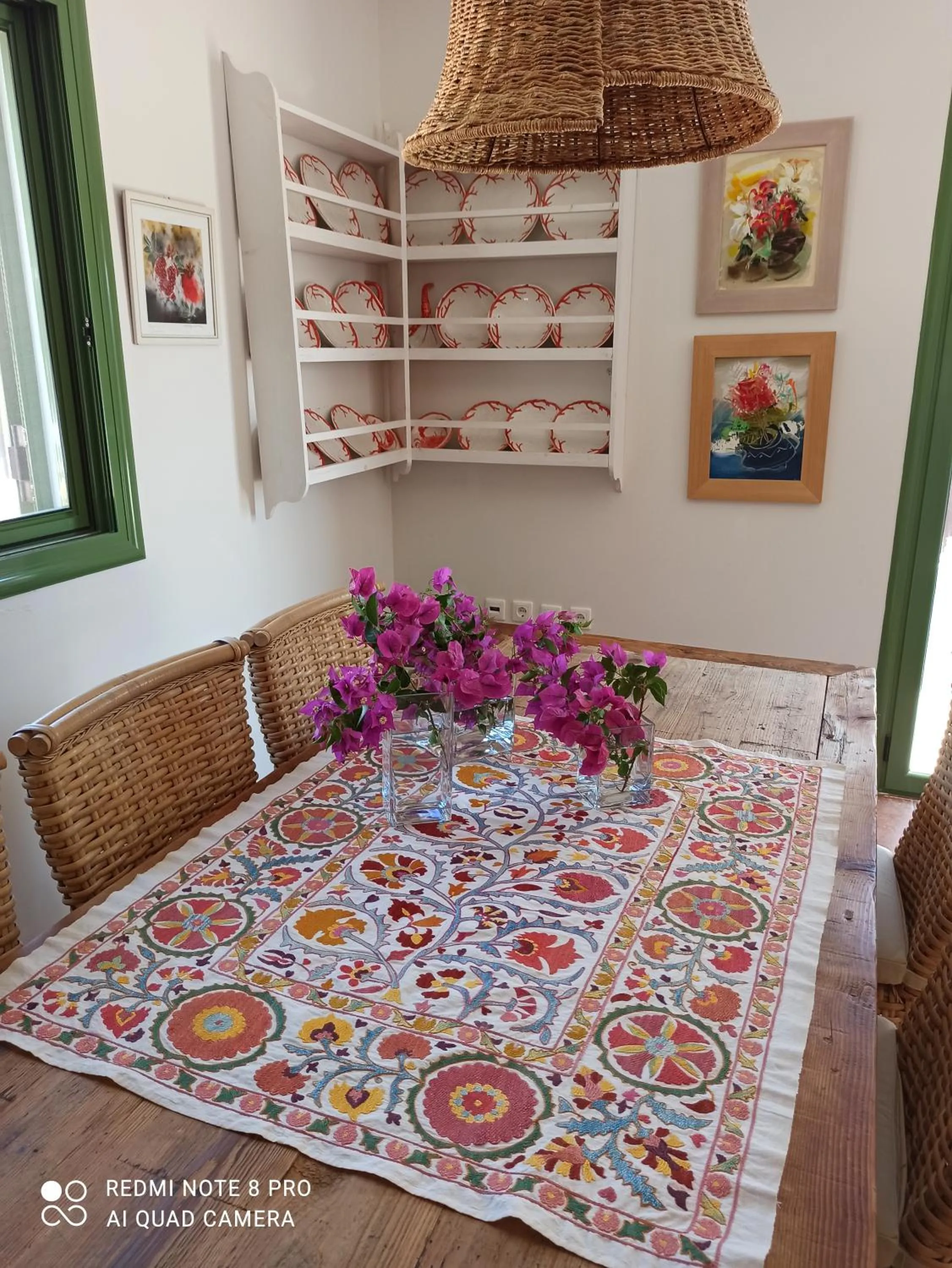 Dining area in Avra