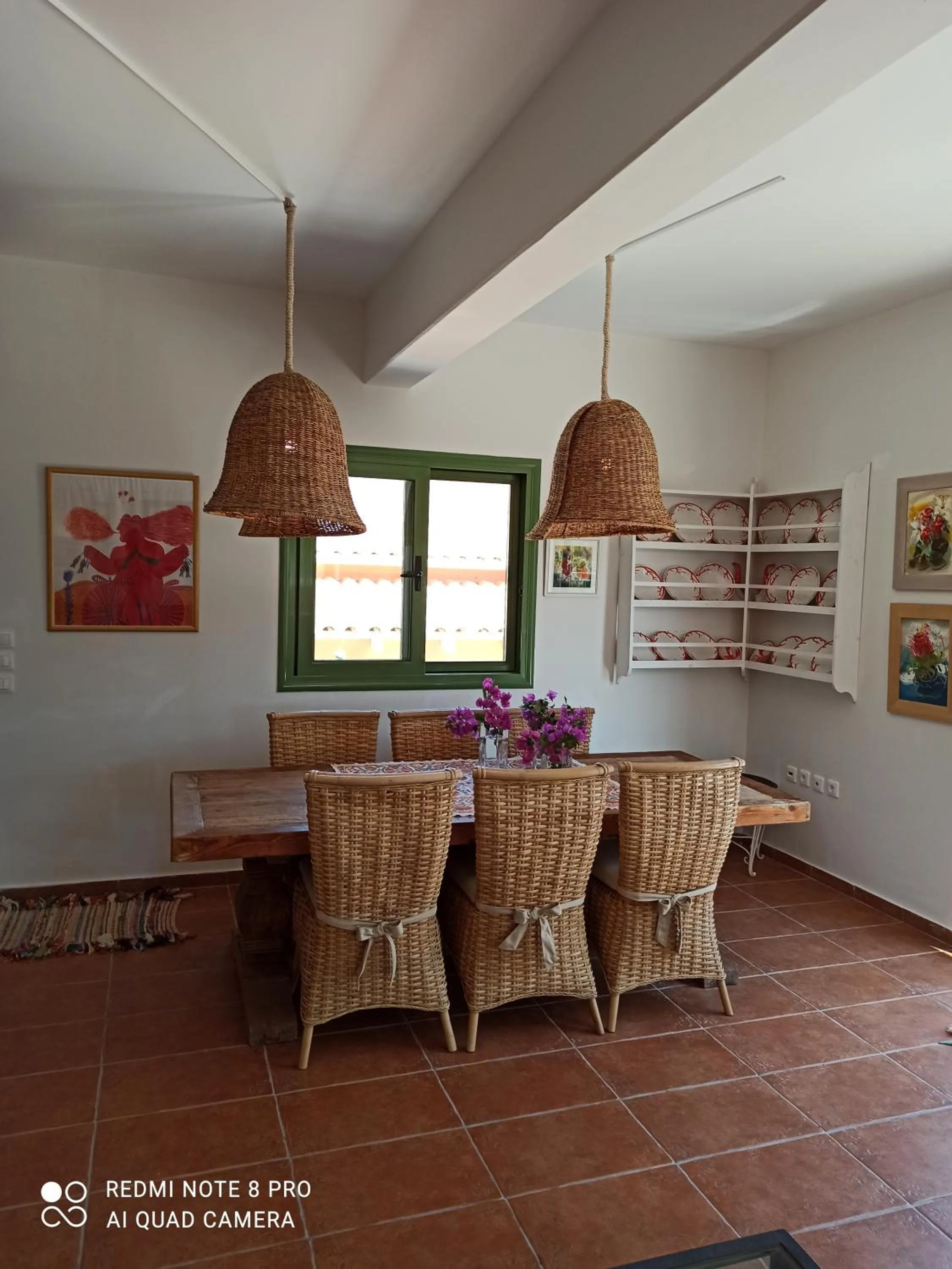Dining area in Avra