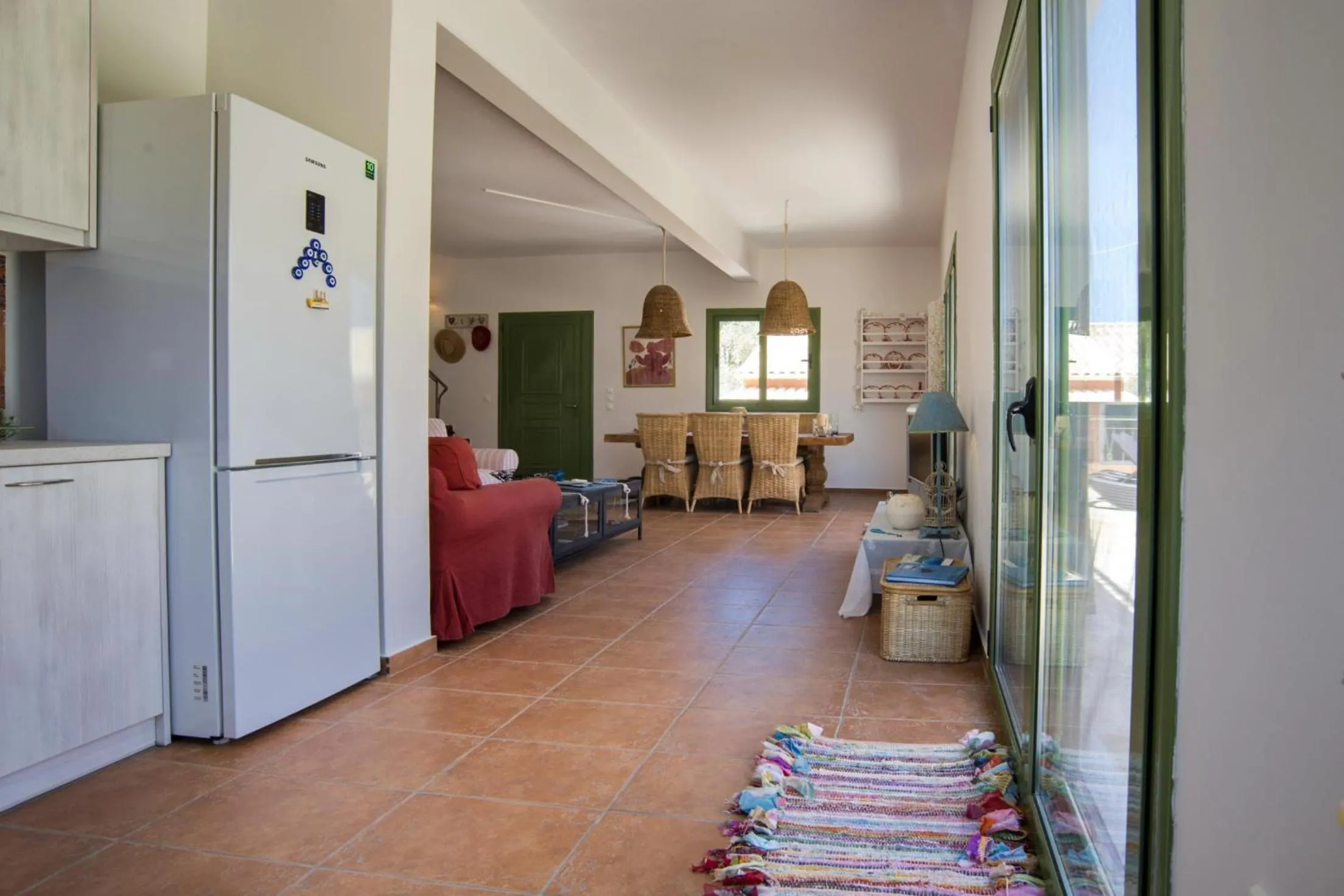 TV and multimedia in Avra