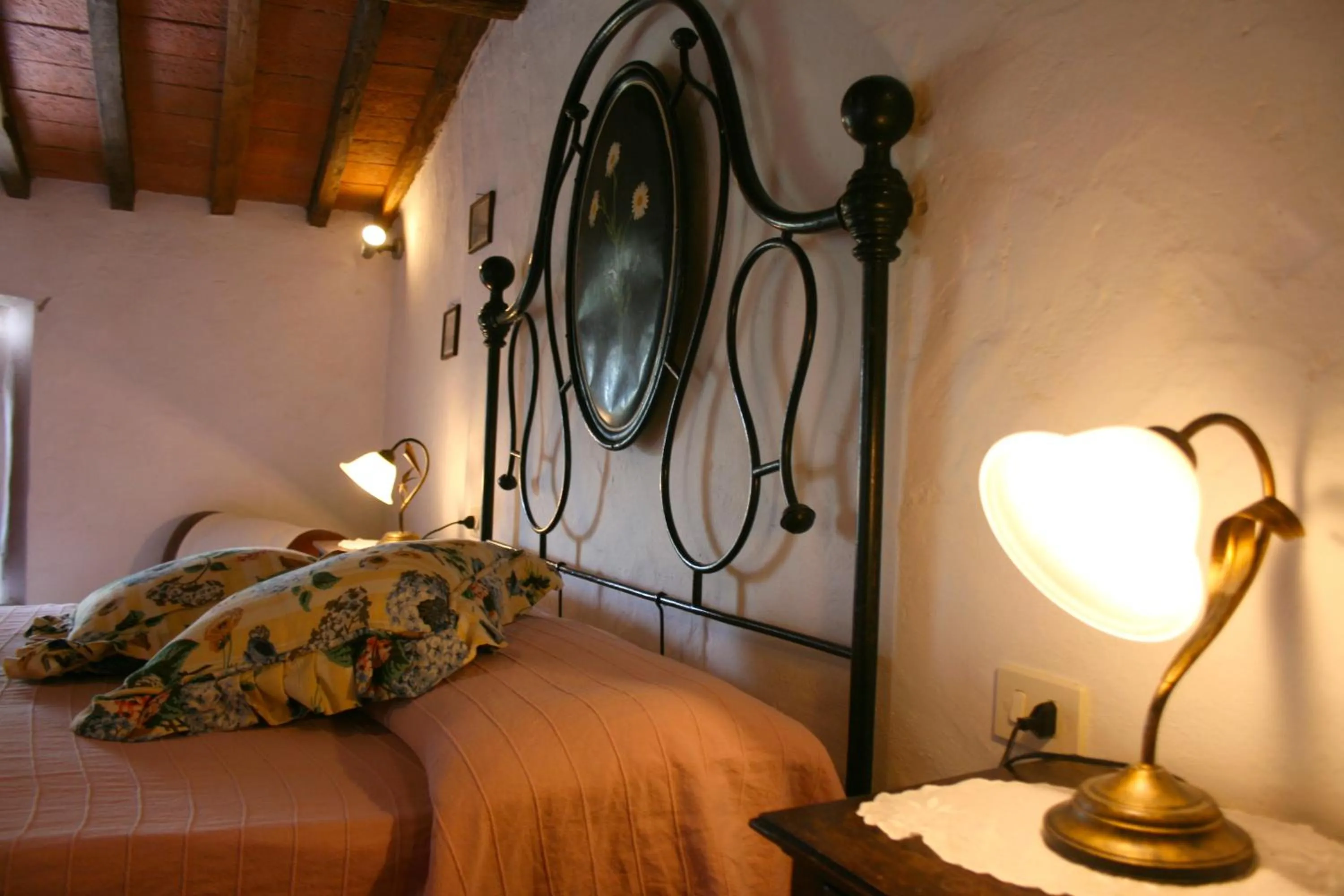 Bedroom, Bed in San Eusebio