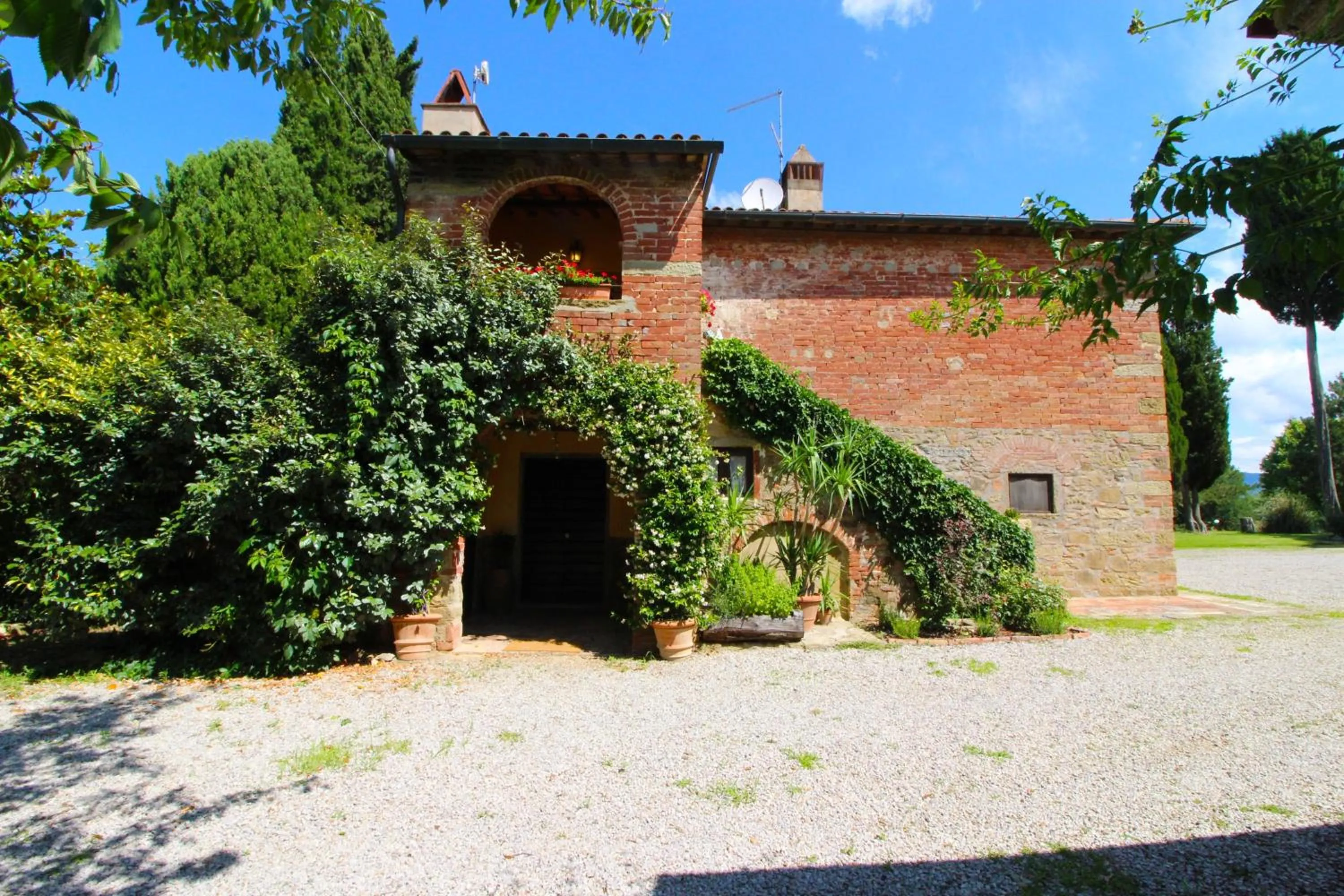 Property building in Villa Cecilia