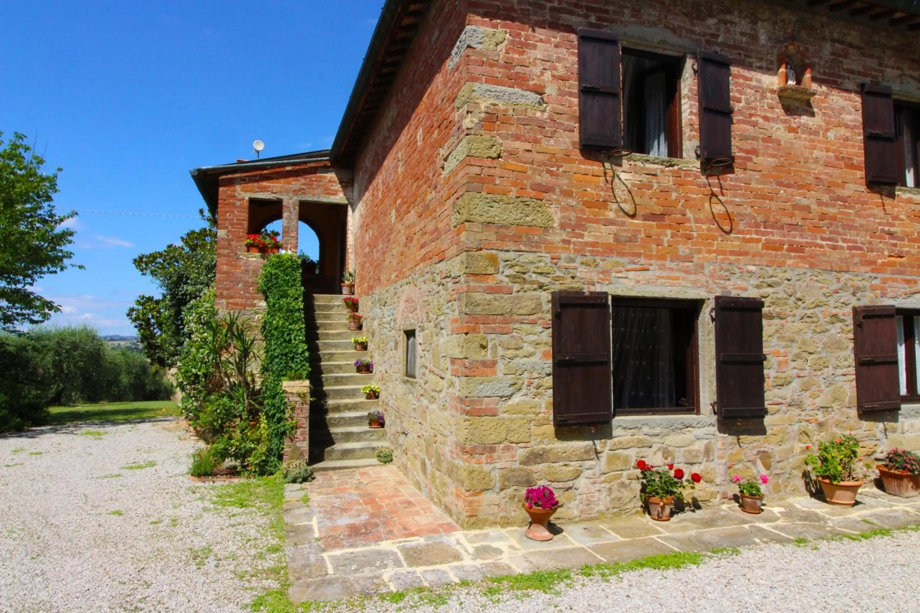 Property building in Villa Cecilia